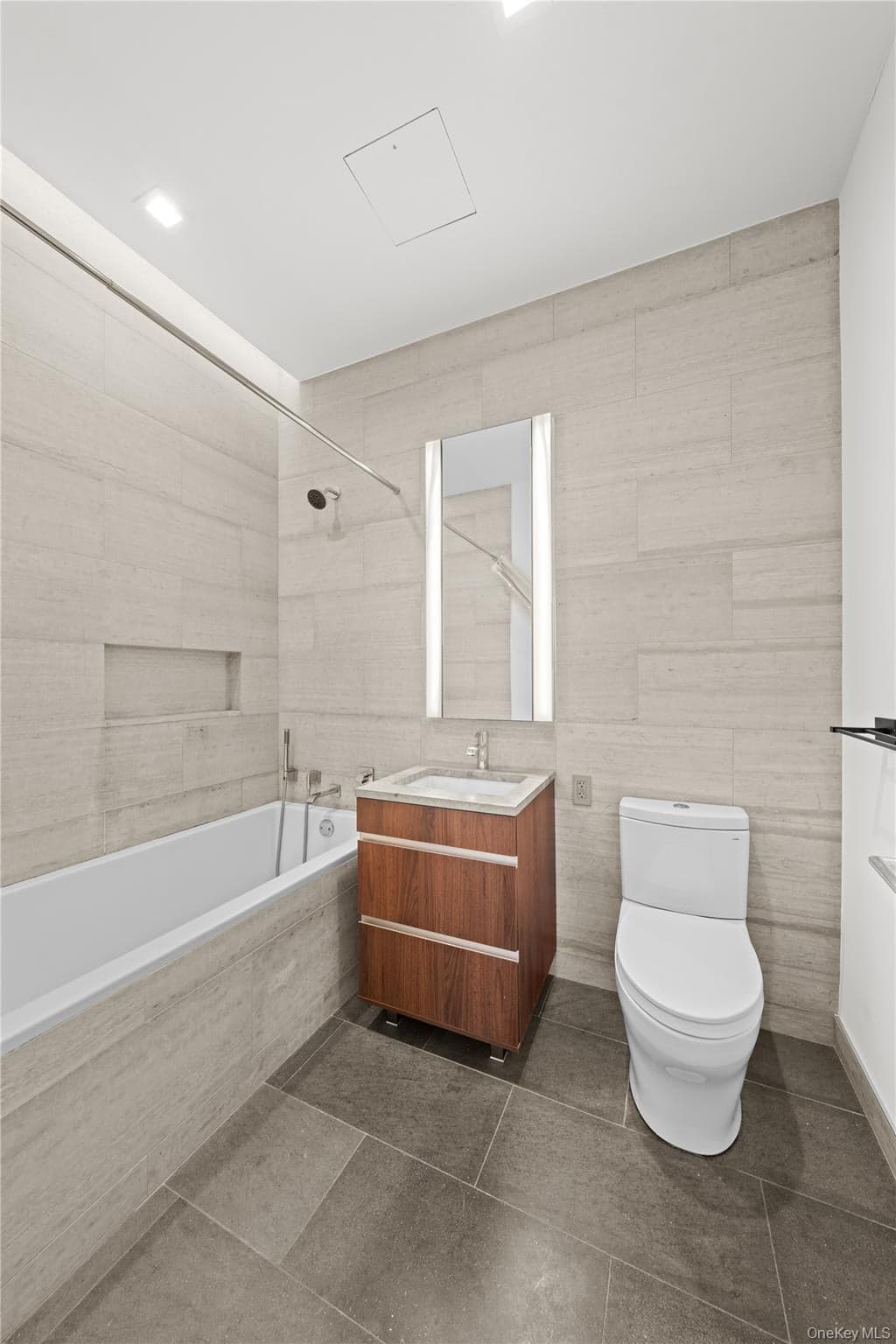21-21 31st Street Unit: 2L thumbnail 12