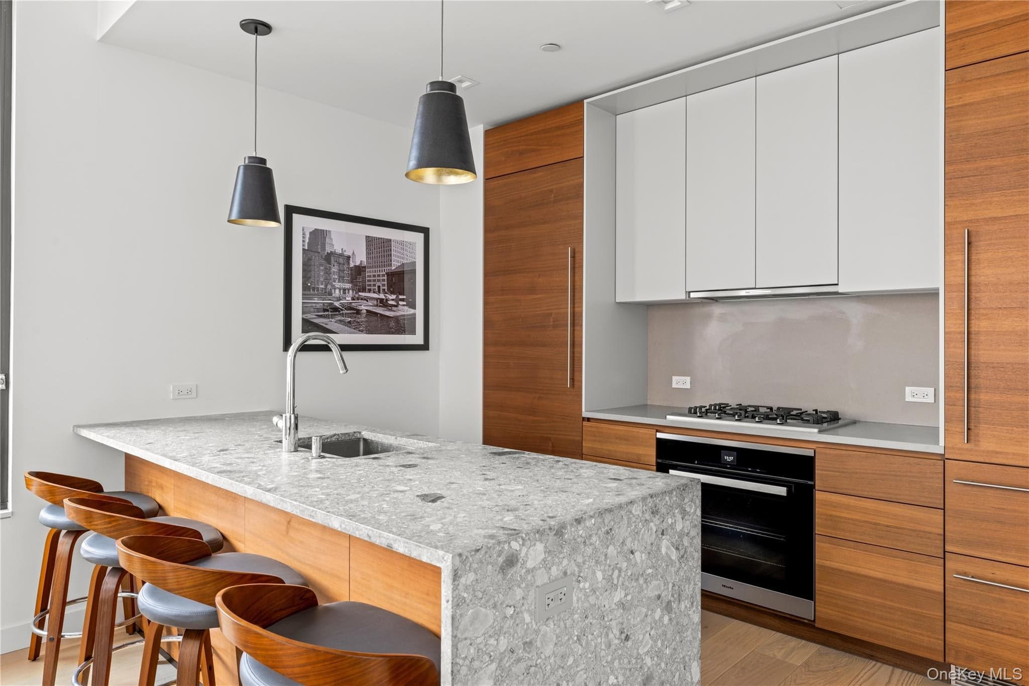 21-21 31st Street Unit: 2L thumbnail 5