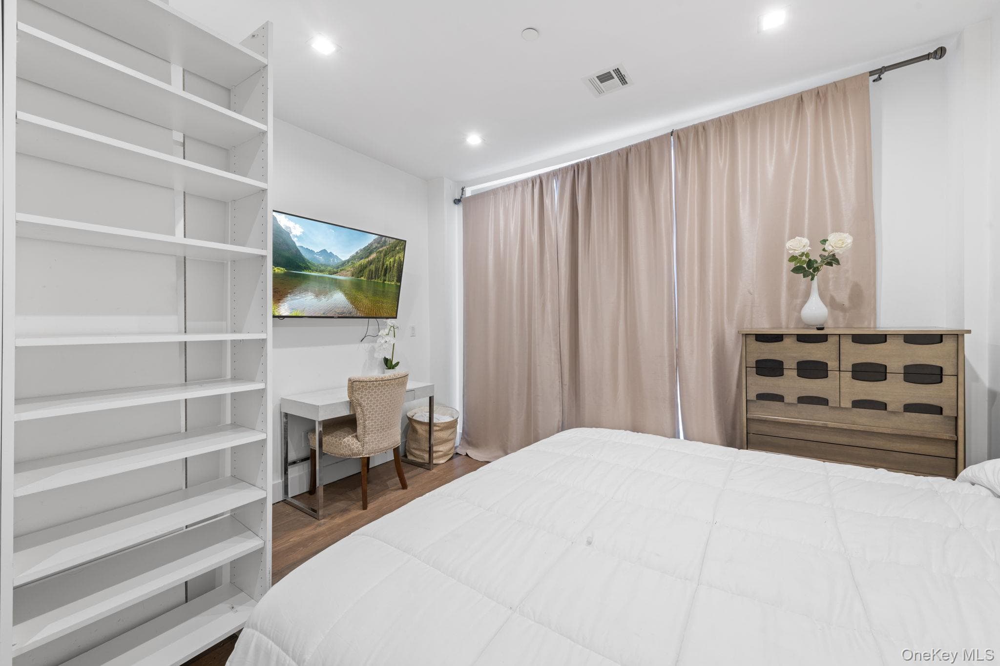 1769 E 13th Street Unit: 2B thumbnail 6