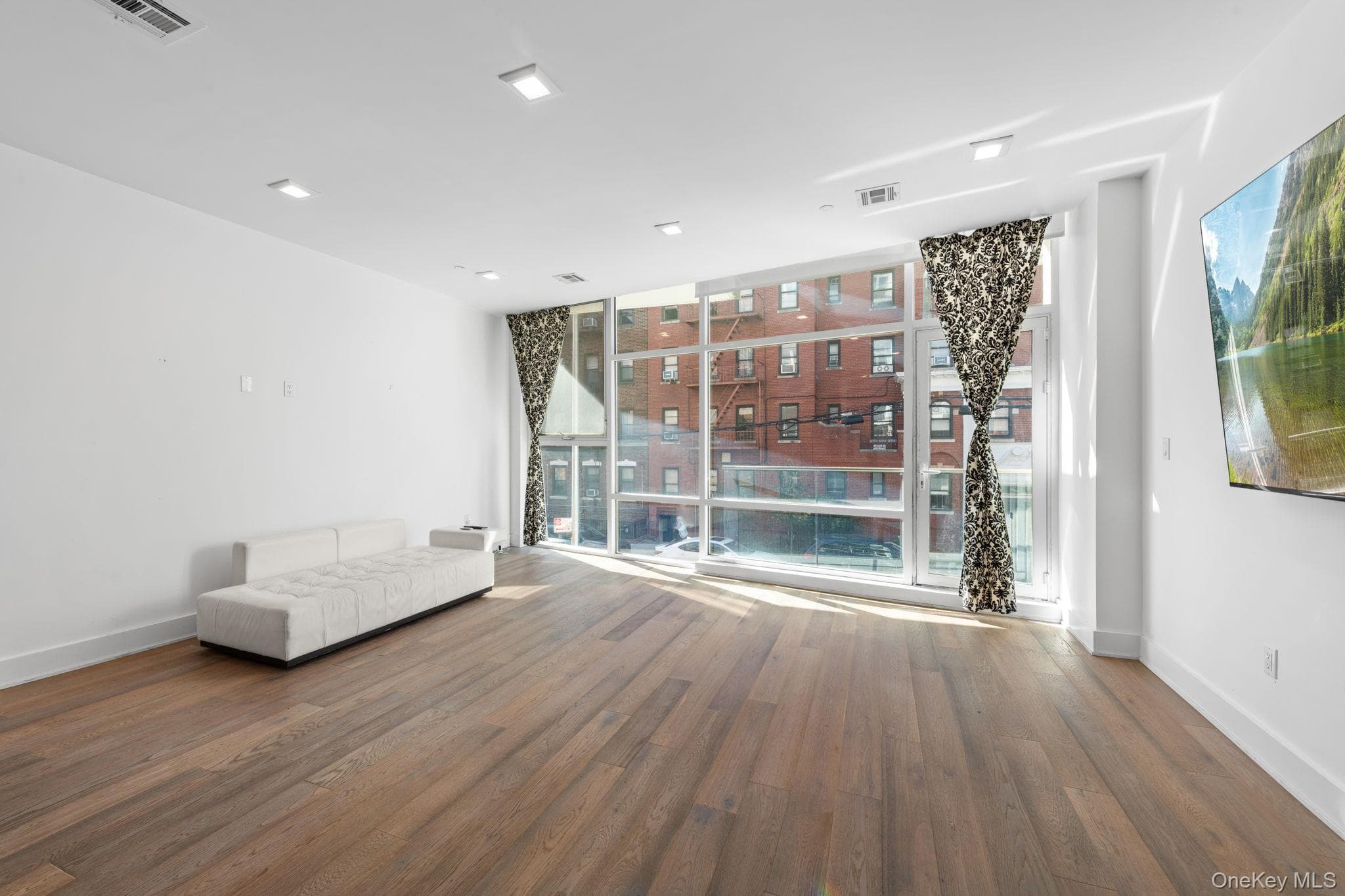 1769 E 13th Street Unit: 2B thumbnail 5