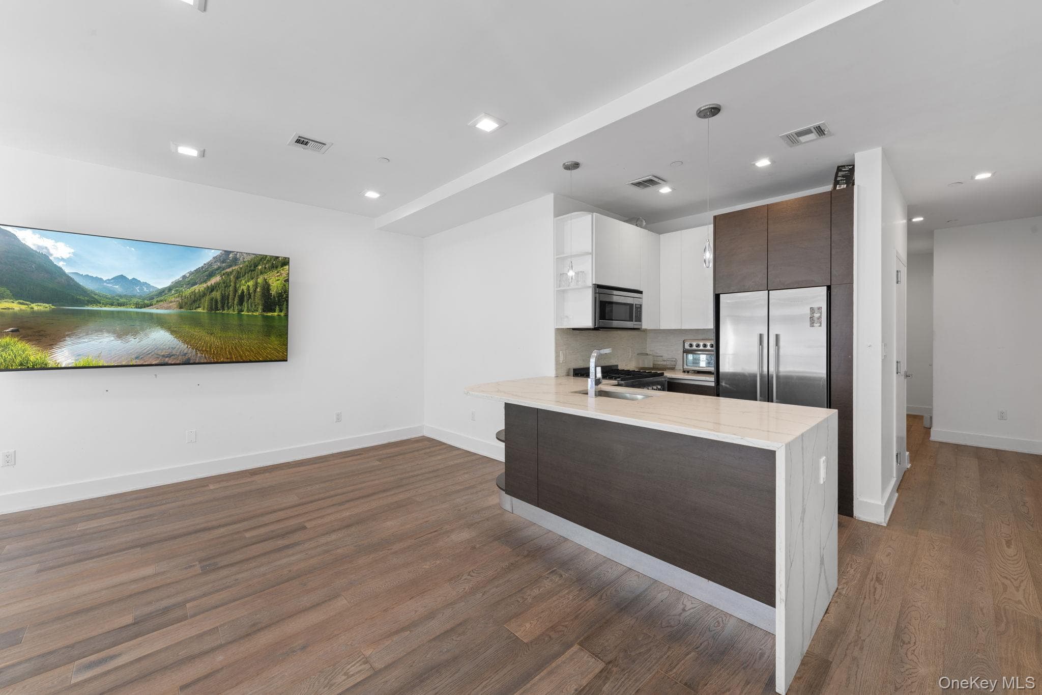 1769 E 13th Street Unit: 2B thumbnail 2