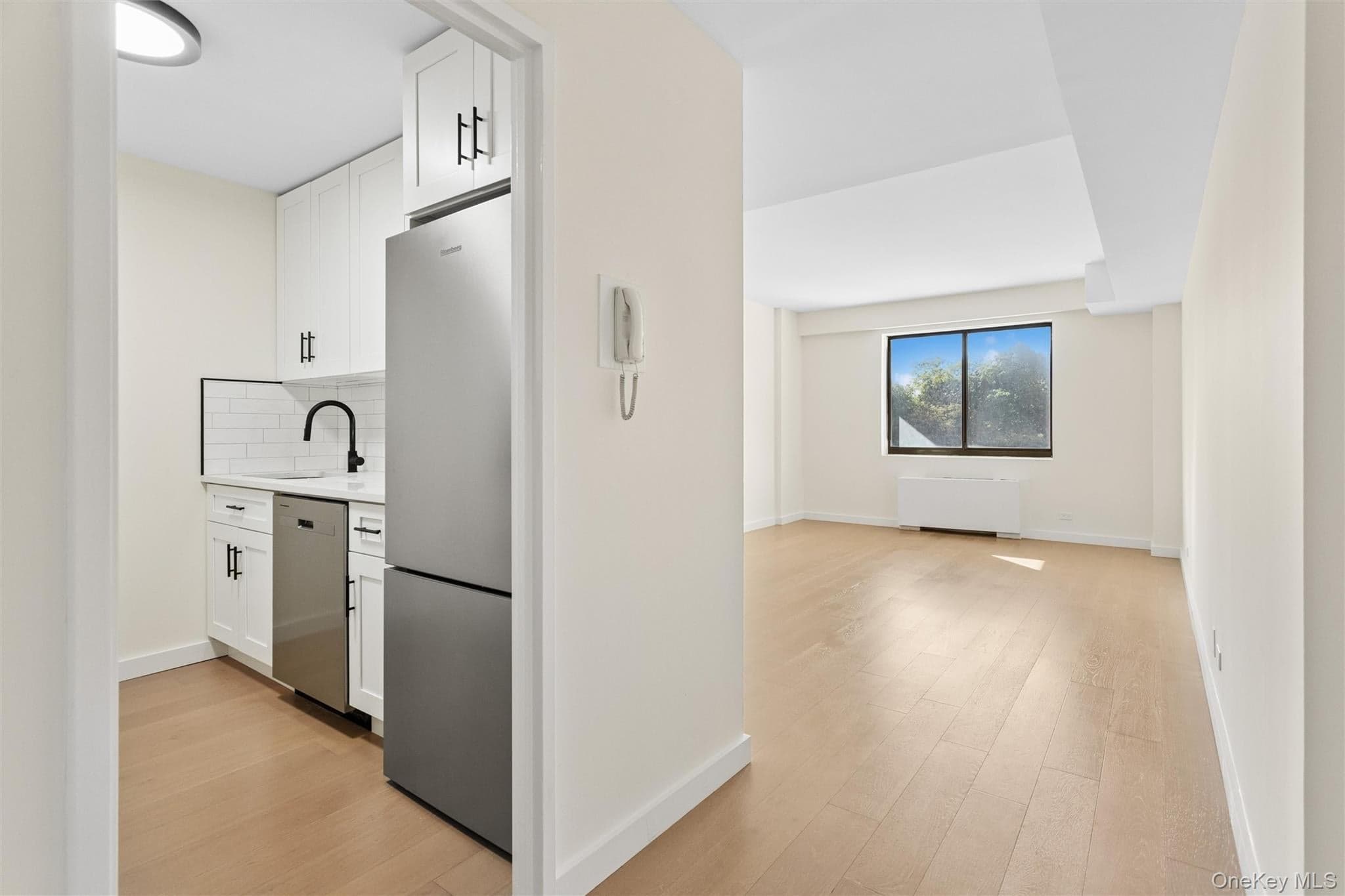 3671 Hudson Manor Terrace Unit: 1A thumbnail 2