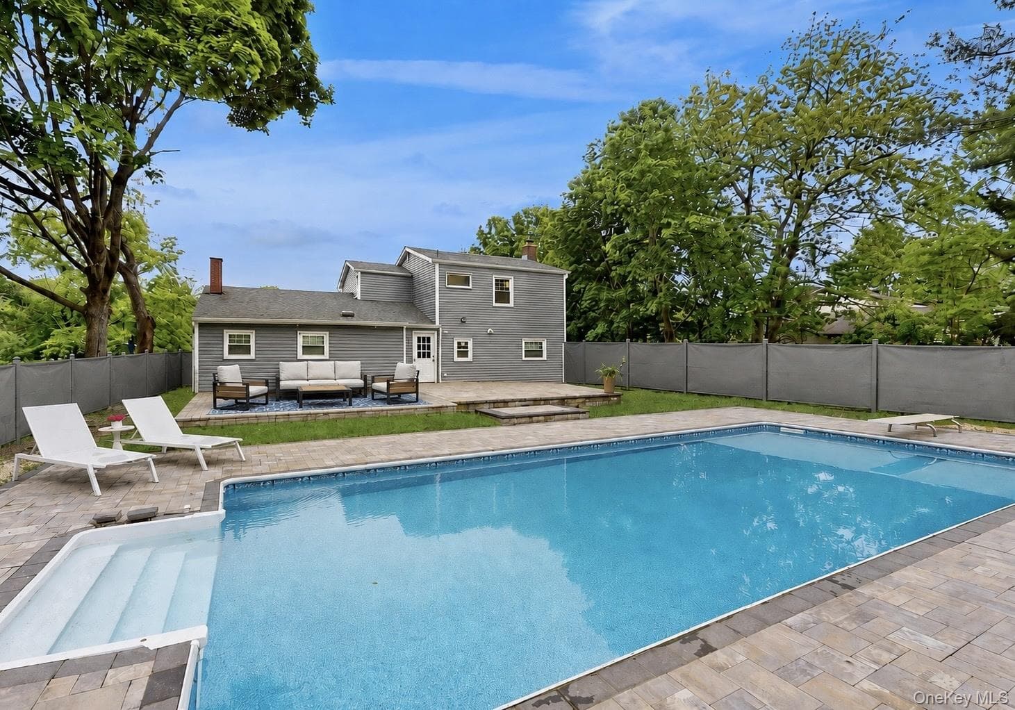 25 Charter Avenue, Dix Hills