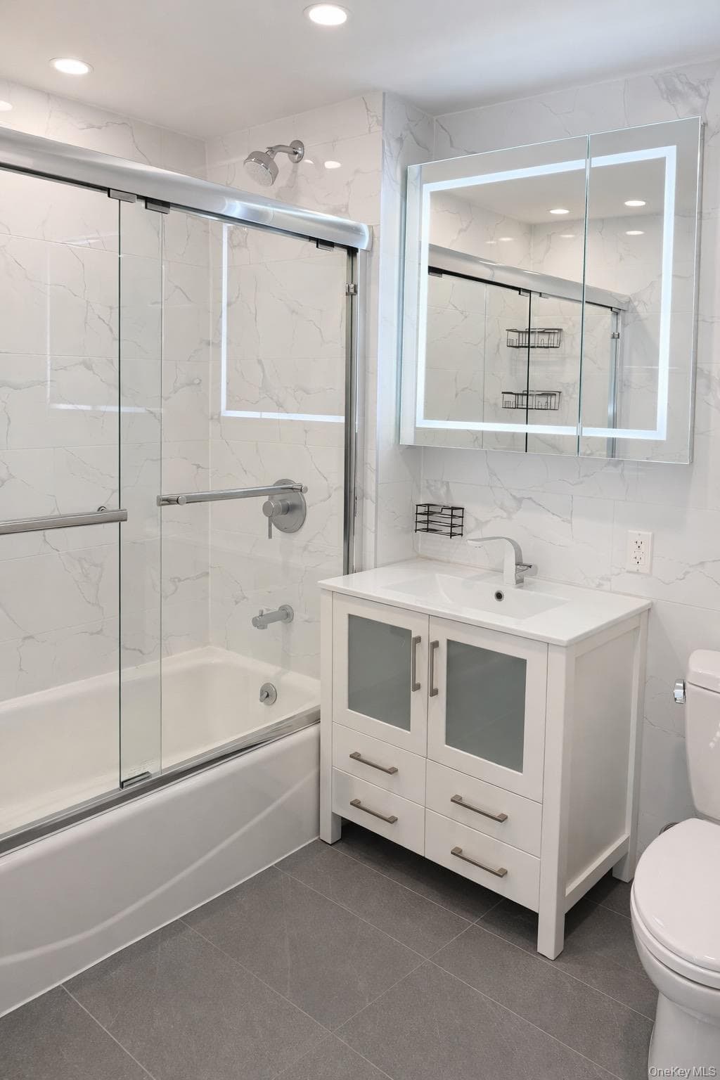 52-16 Roosevelt Avenue Unit: 2C thumbnail 5