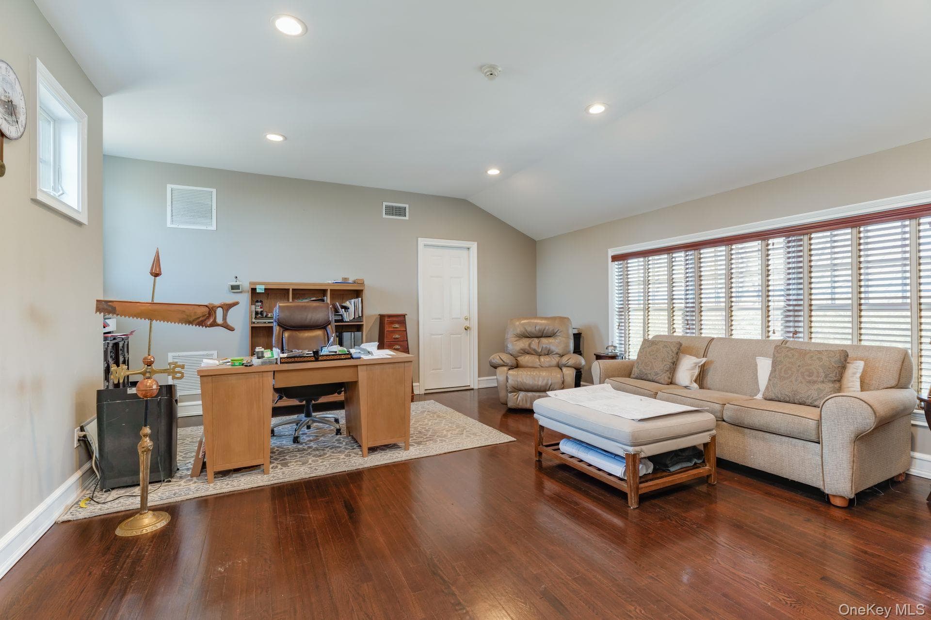 45 Blue Point Avenue thumbnail 24