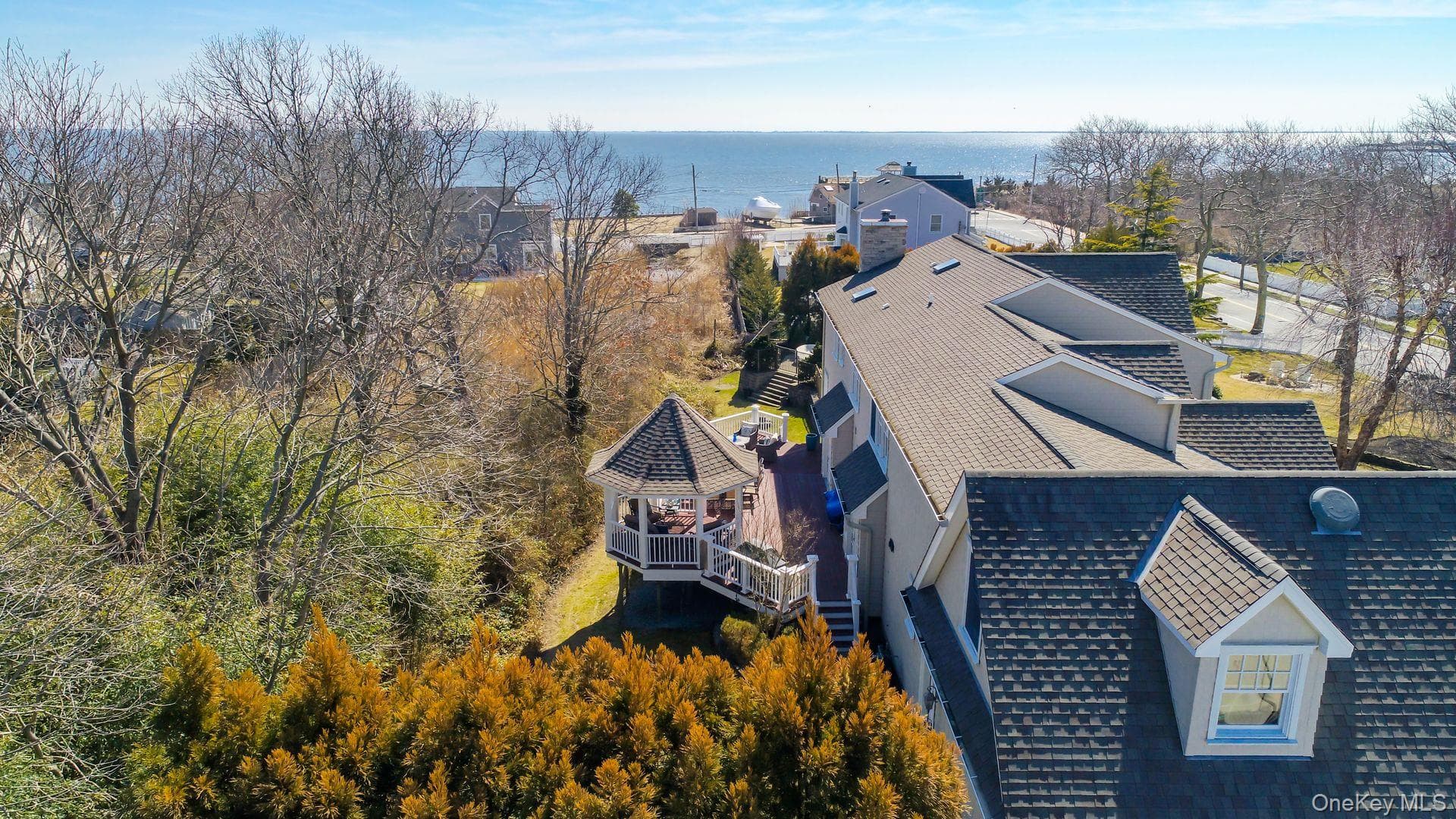 45 Blue Point Avenue thumbnail 44