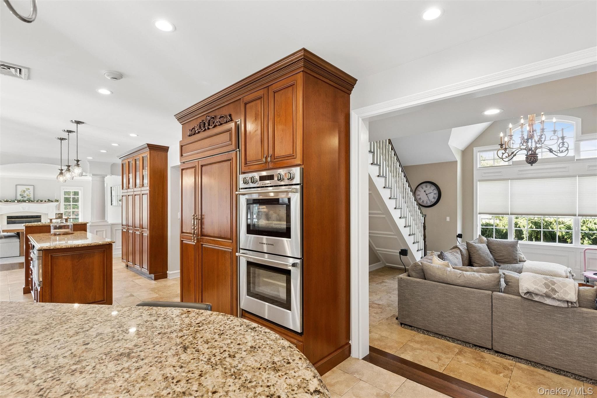 45 Blue Point Avenue thumbnail 15