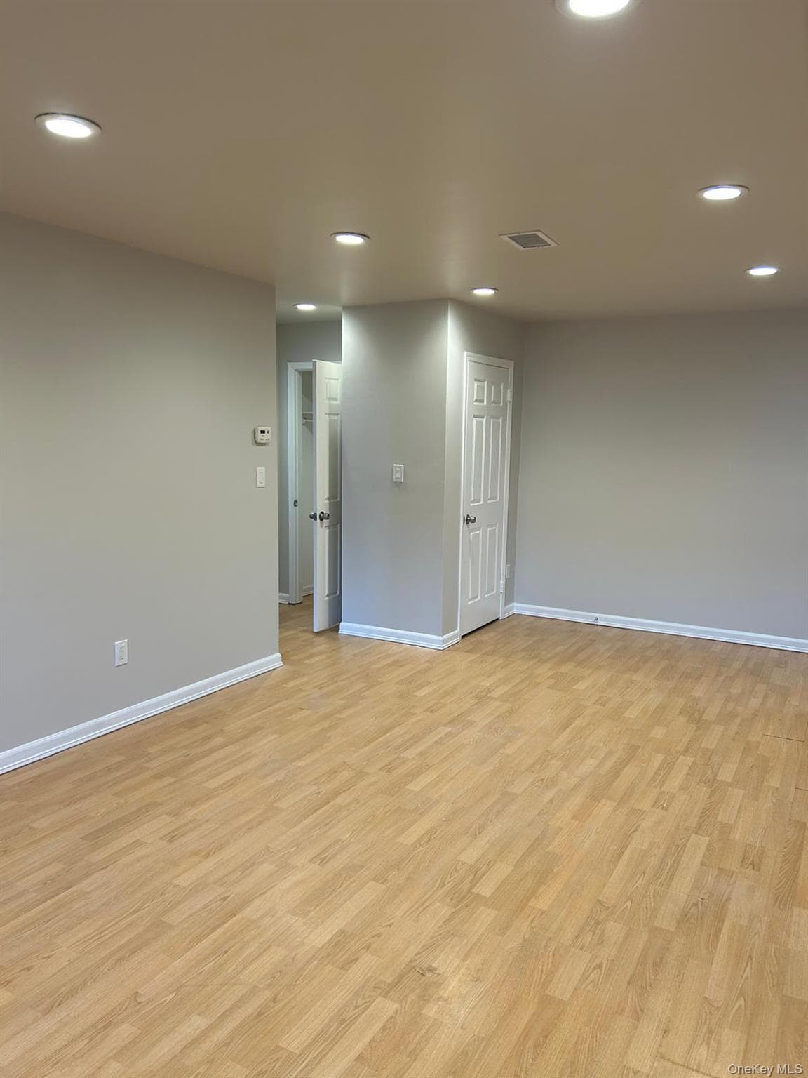 617 Kennedy Drive thumbnail 3
