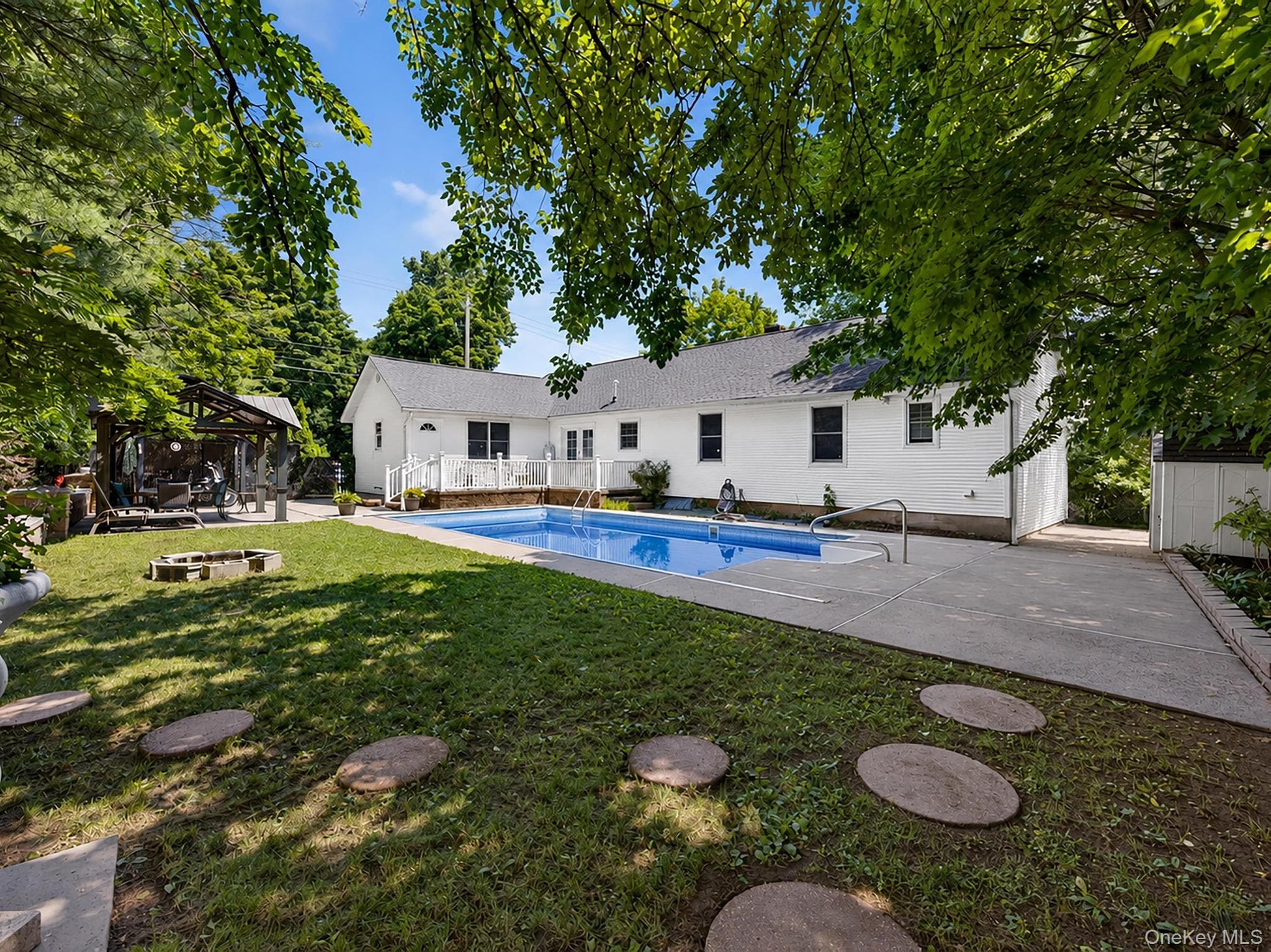 42 Highview Avenue thumbnail 33