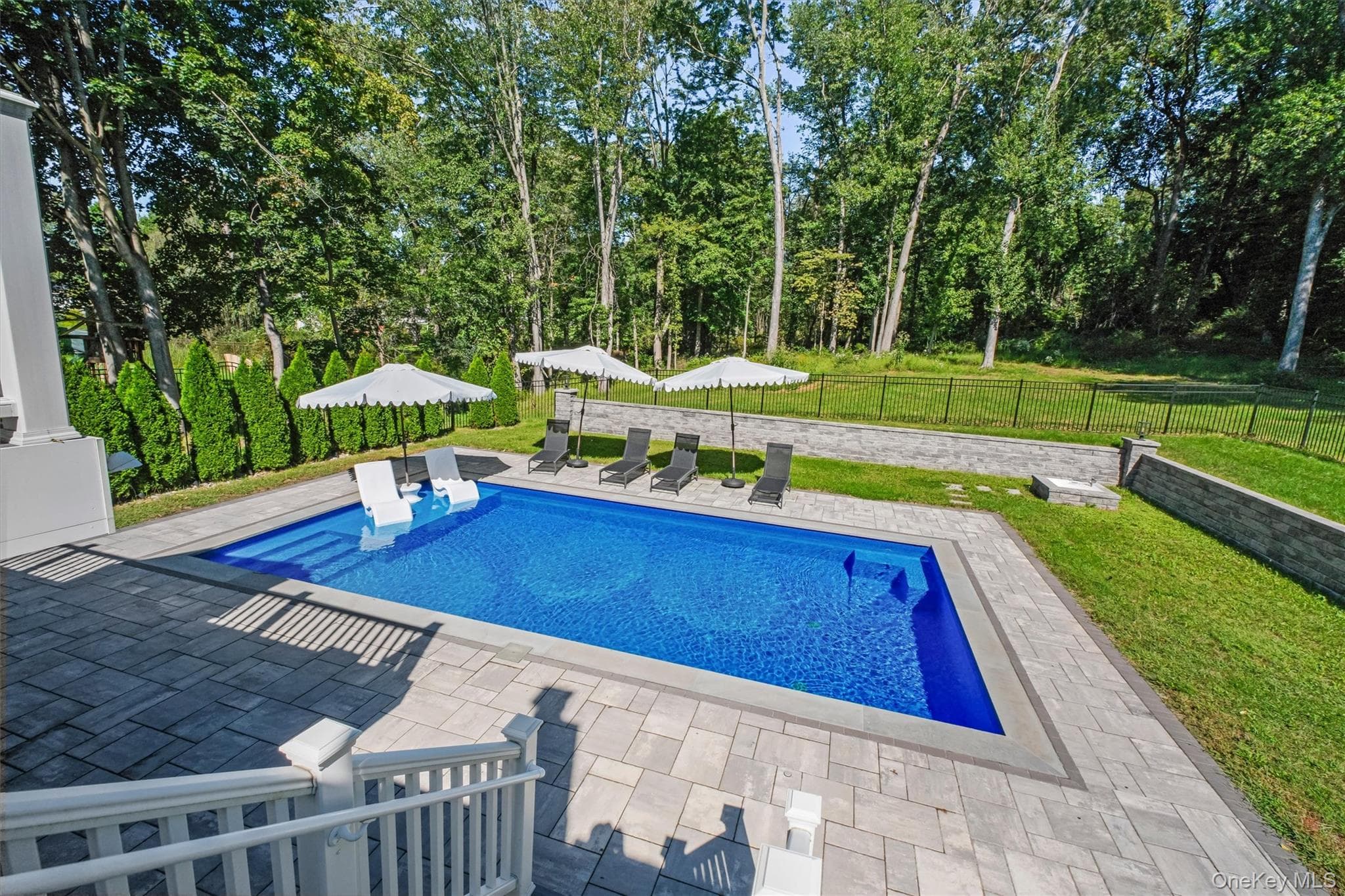 13 Slate Hill Drive thumbnail 31