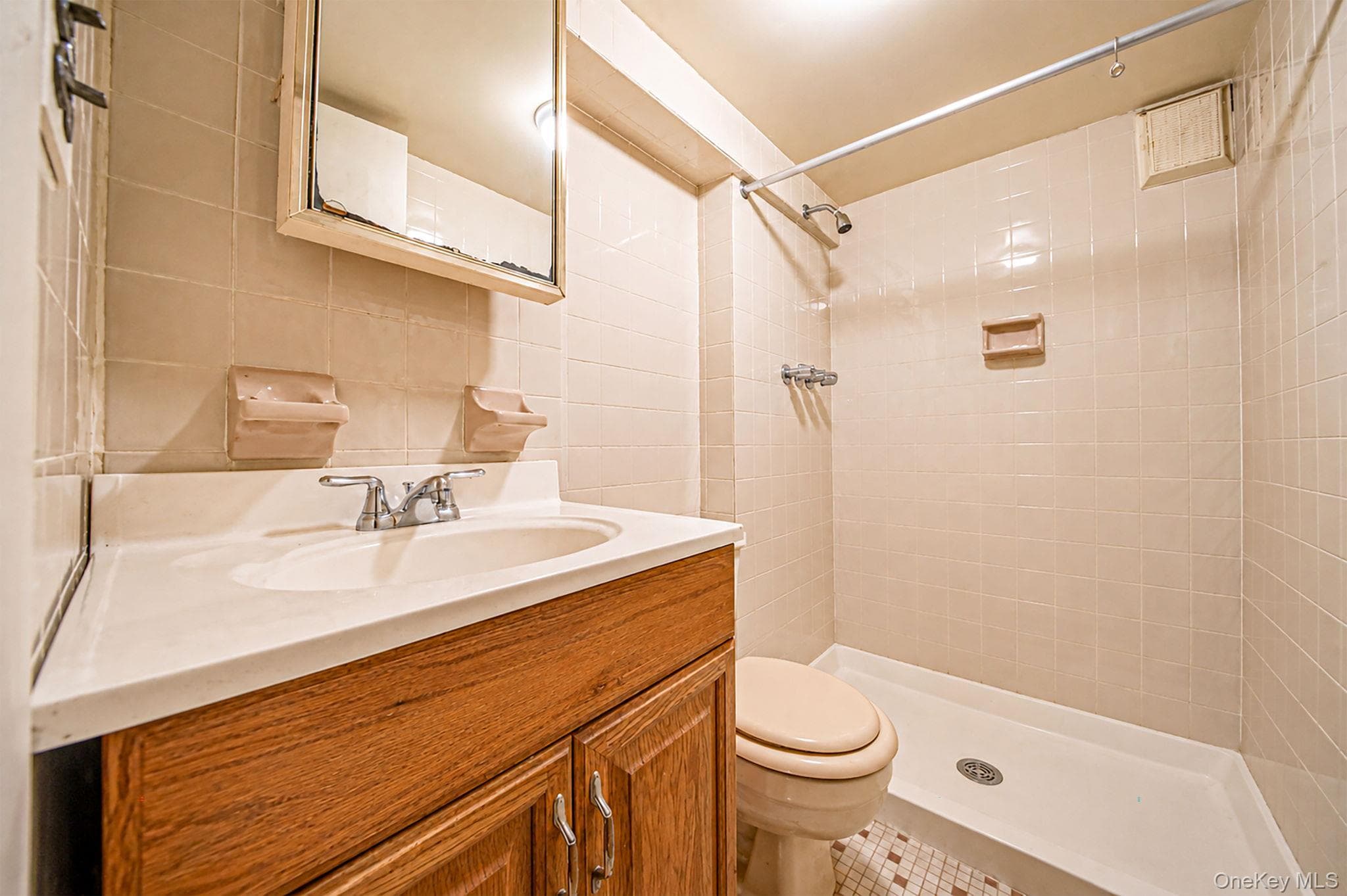 646 Clintonville Street thumbnail 22