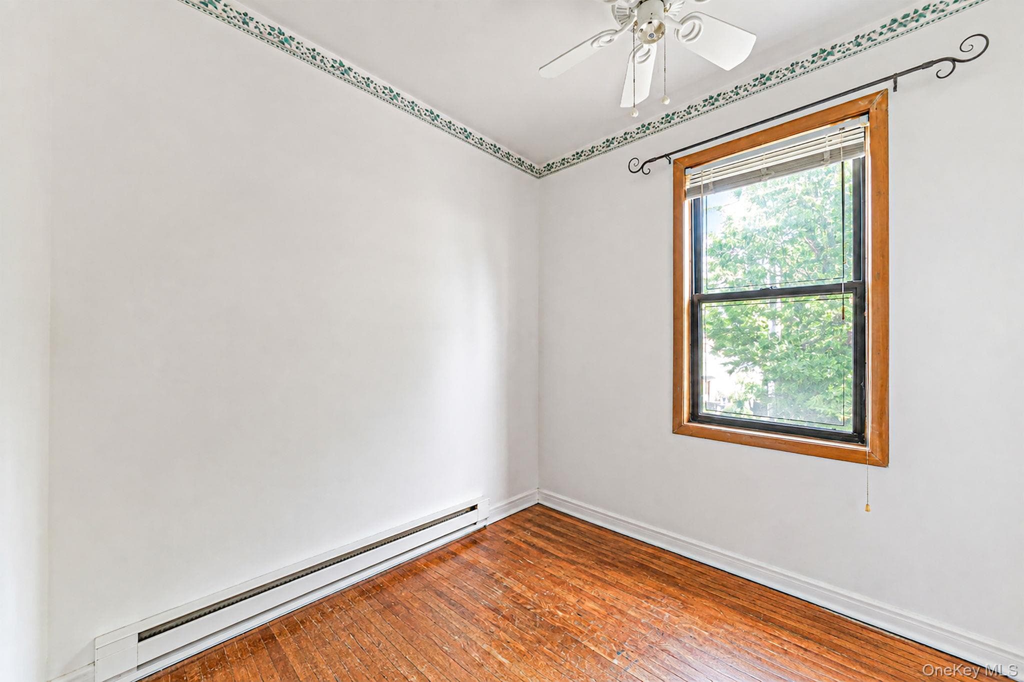 646 Clintonville Street thumbnail 16