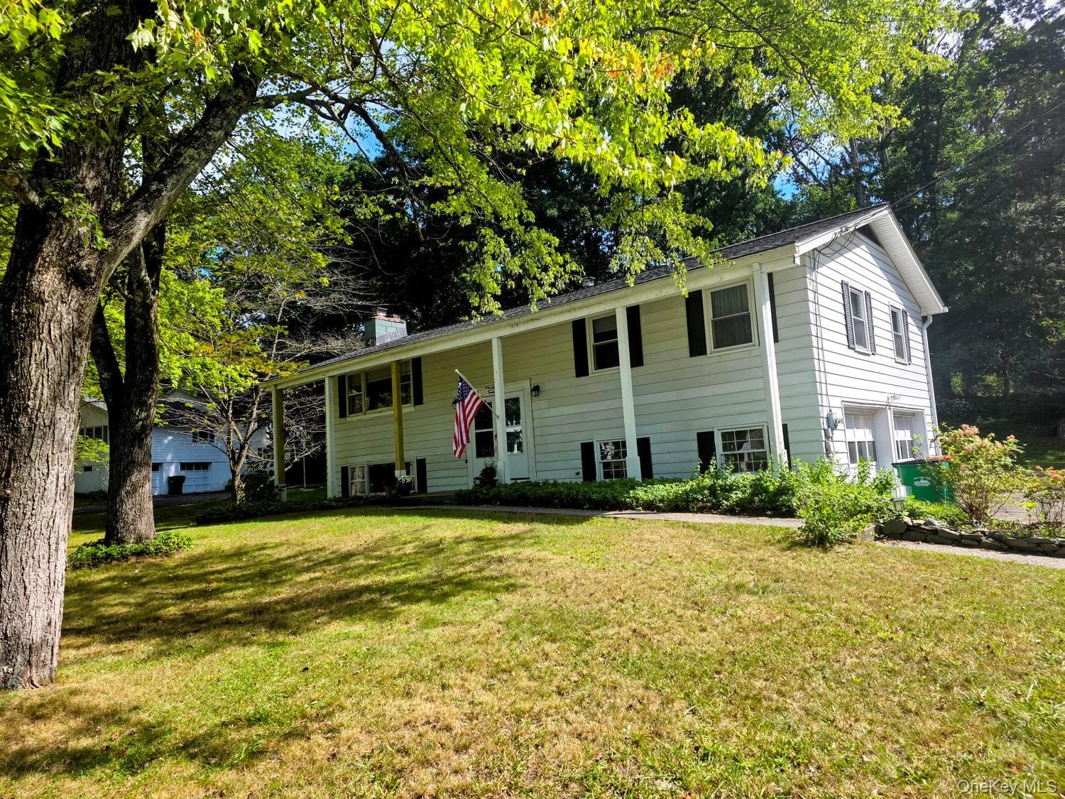 28 Robert Drive photo 1