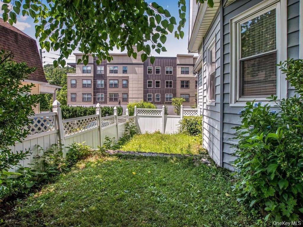 4 Depew Street thumbnail 11