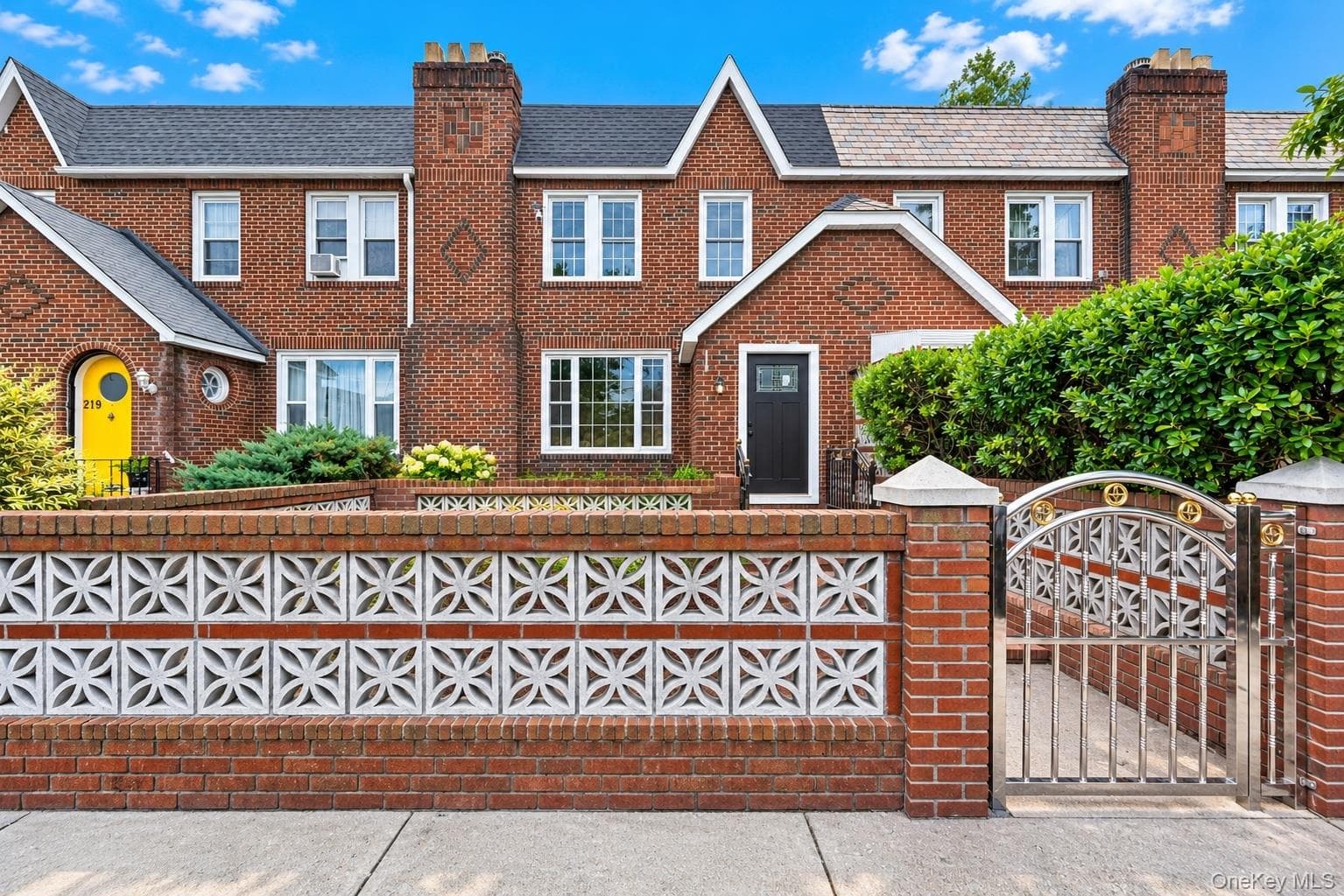 21933 Edgewood Avenue thumbnail 2