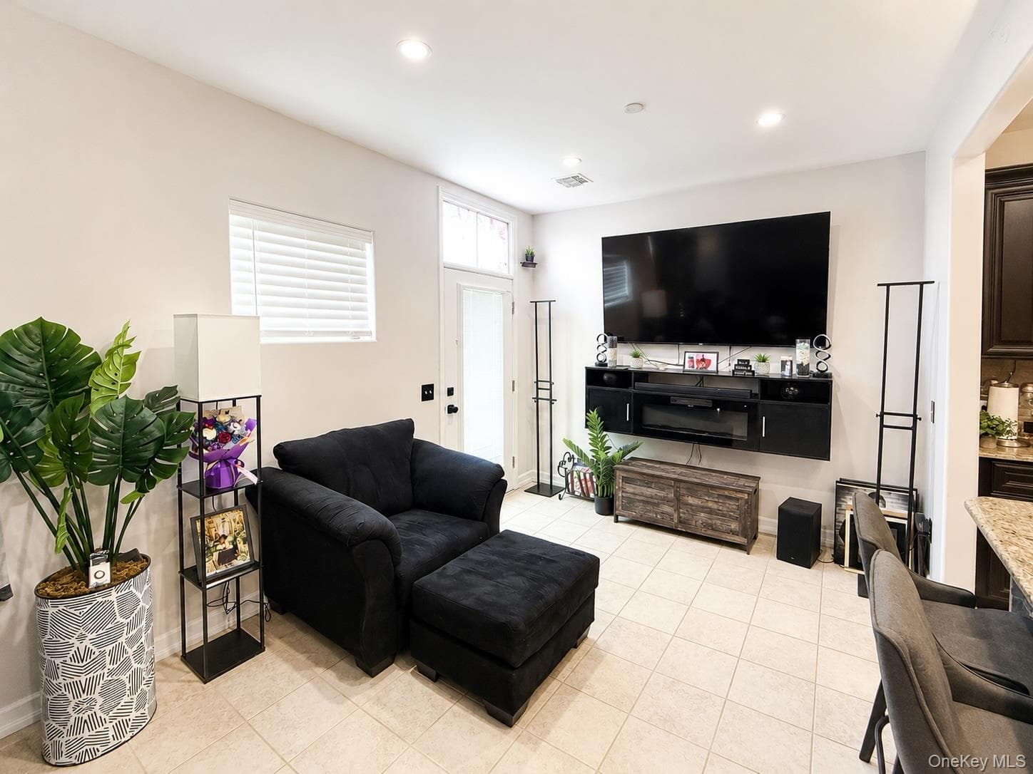 252 Beach Breeze Place thumbnail 7