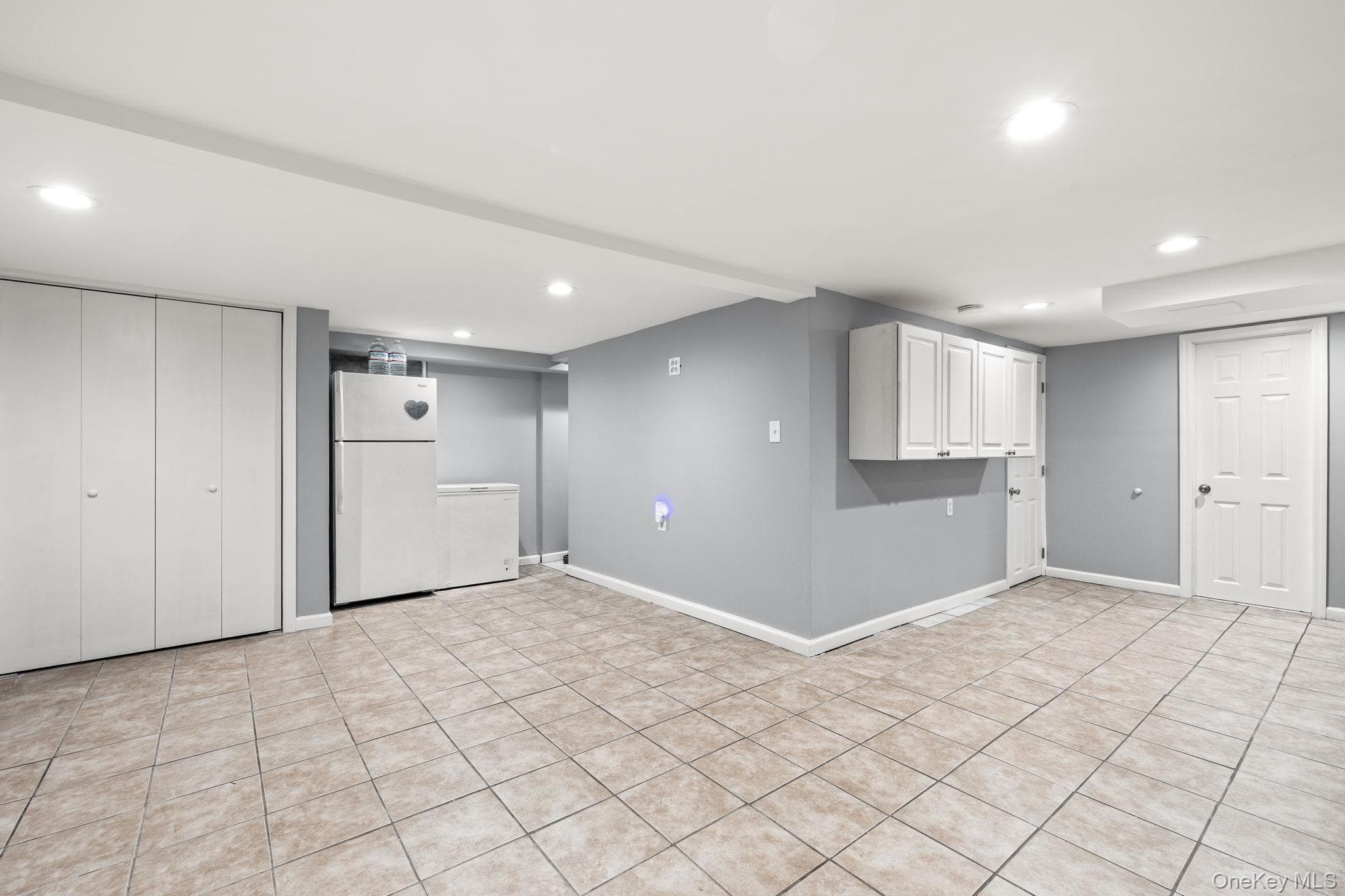 2383 Riverside Drive thumbnail 22