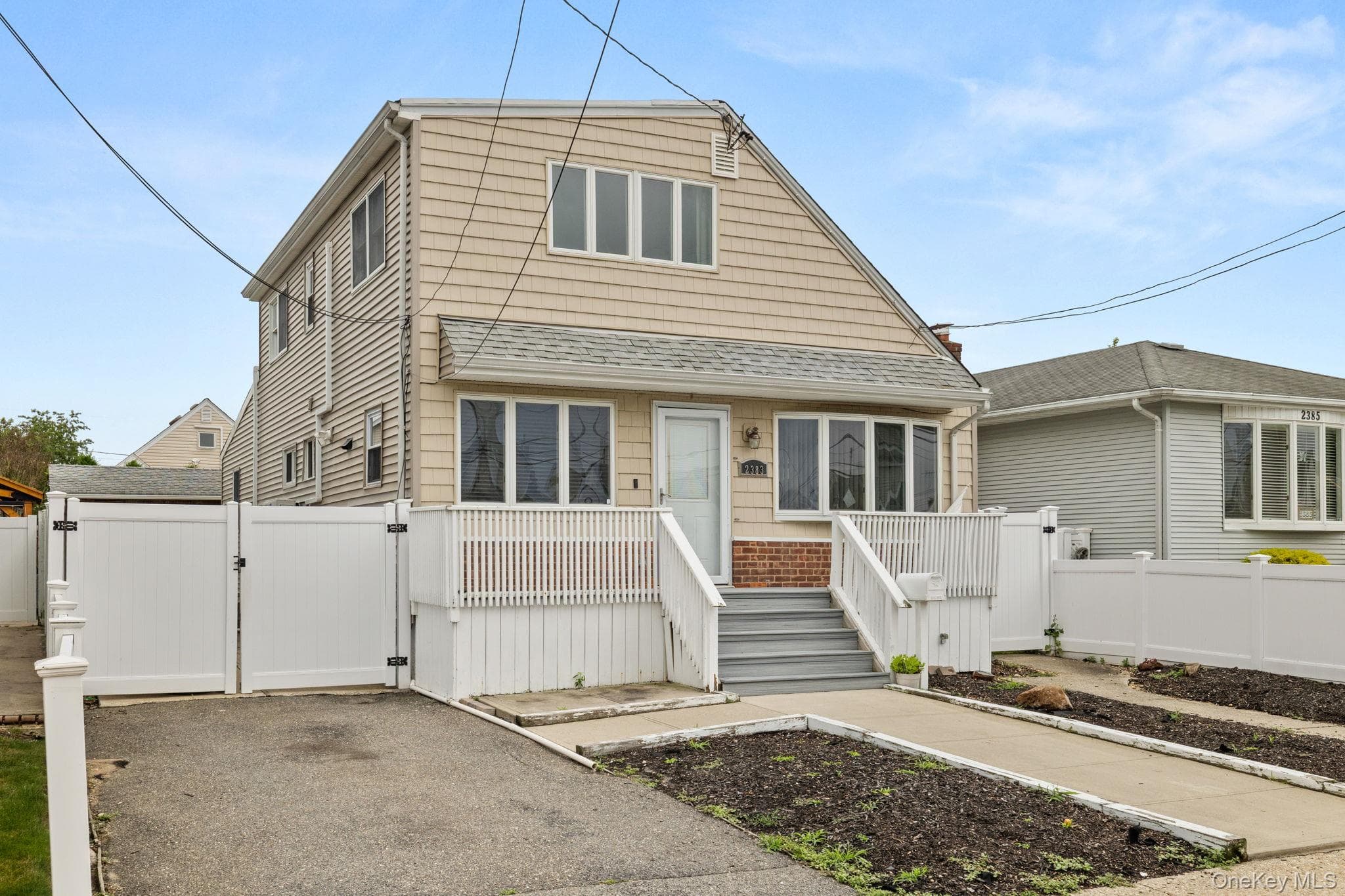 2383 Riverside Drive thumbnail 6