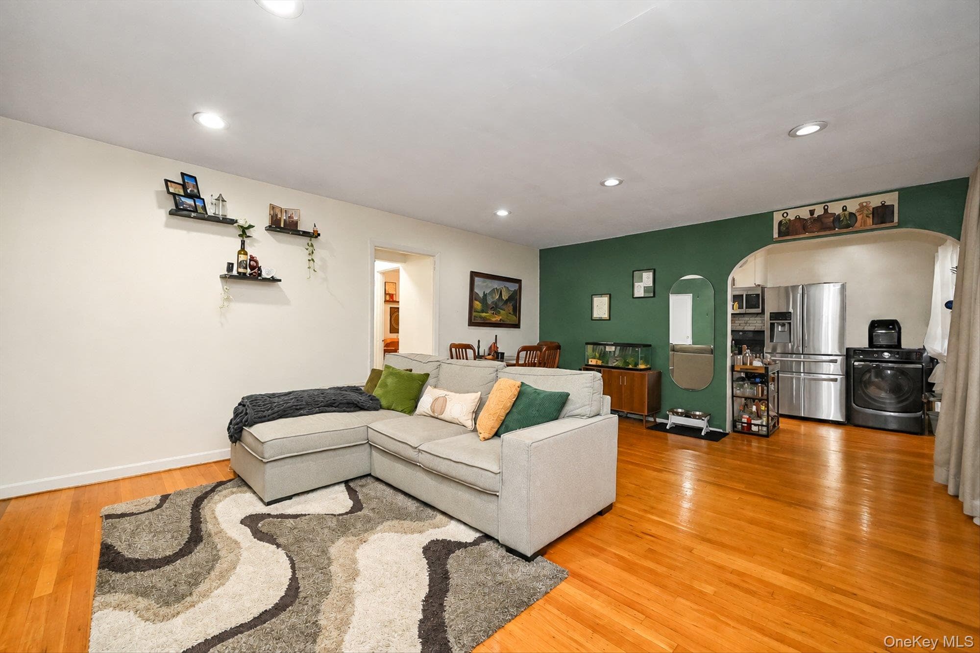 58-33 246th Crescent Unit: C14L thumbnail 3