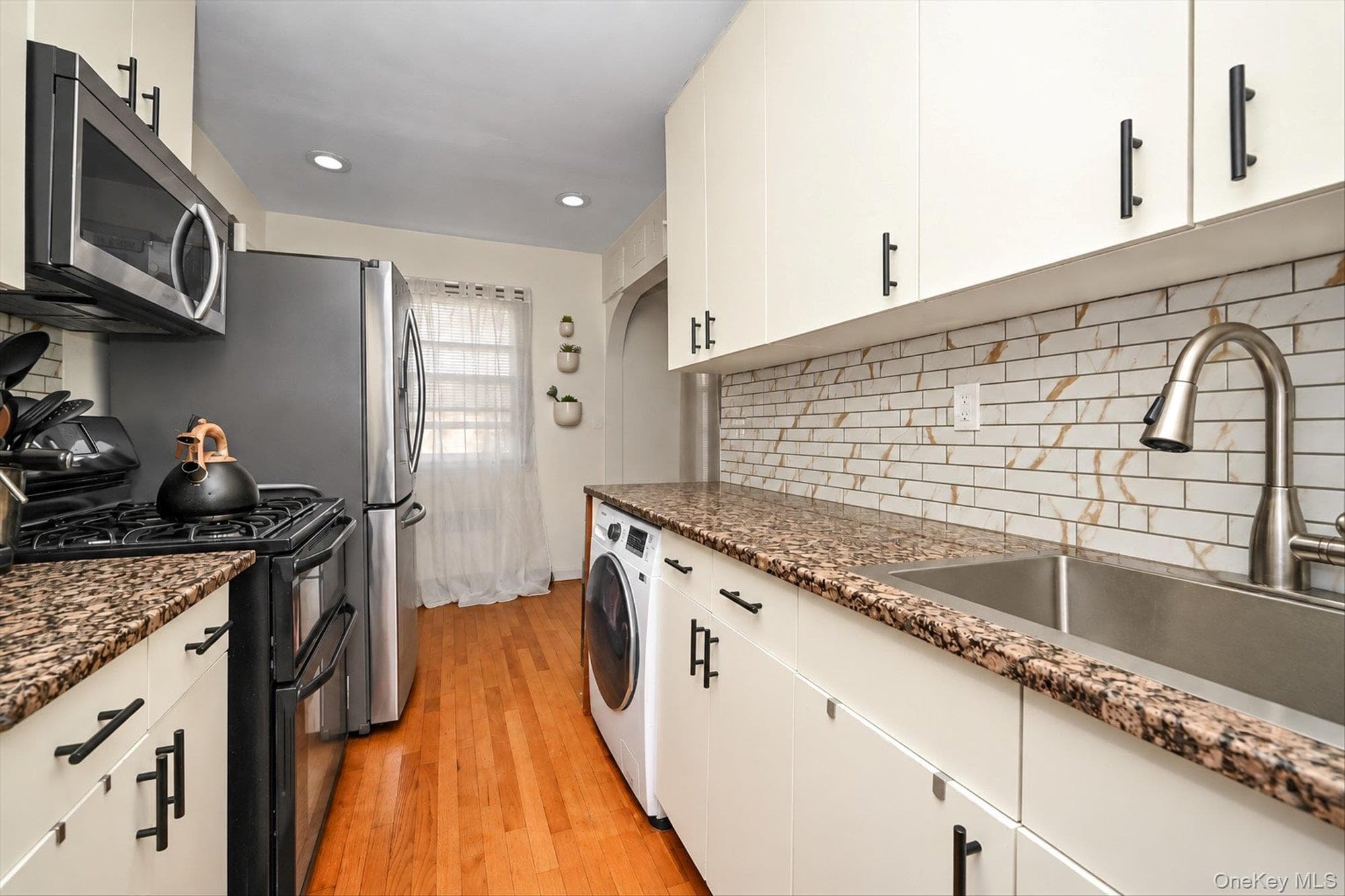 58-33 246th Crescent Unit: C14L thumbnail 7
