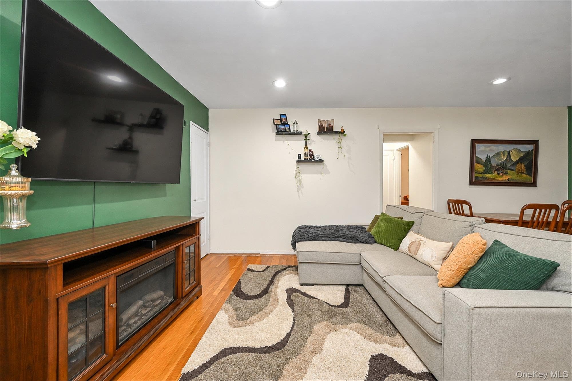58-33 246th Crescent Unit: C14L thumbnail 2