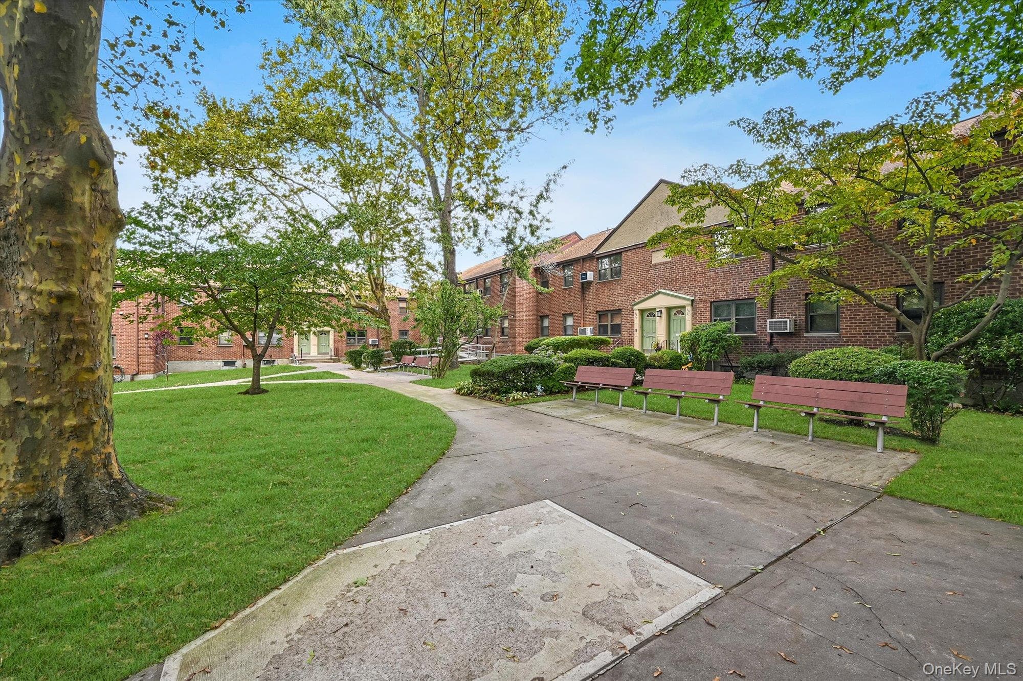58-33 246th Crescent Unit: C14L thumbnail 18