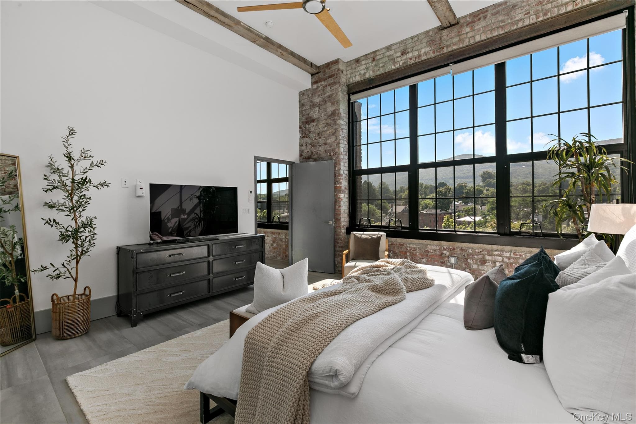 1 E Main Street Unit: 404 thumbnail 12