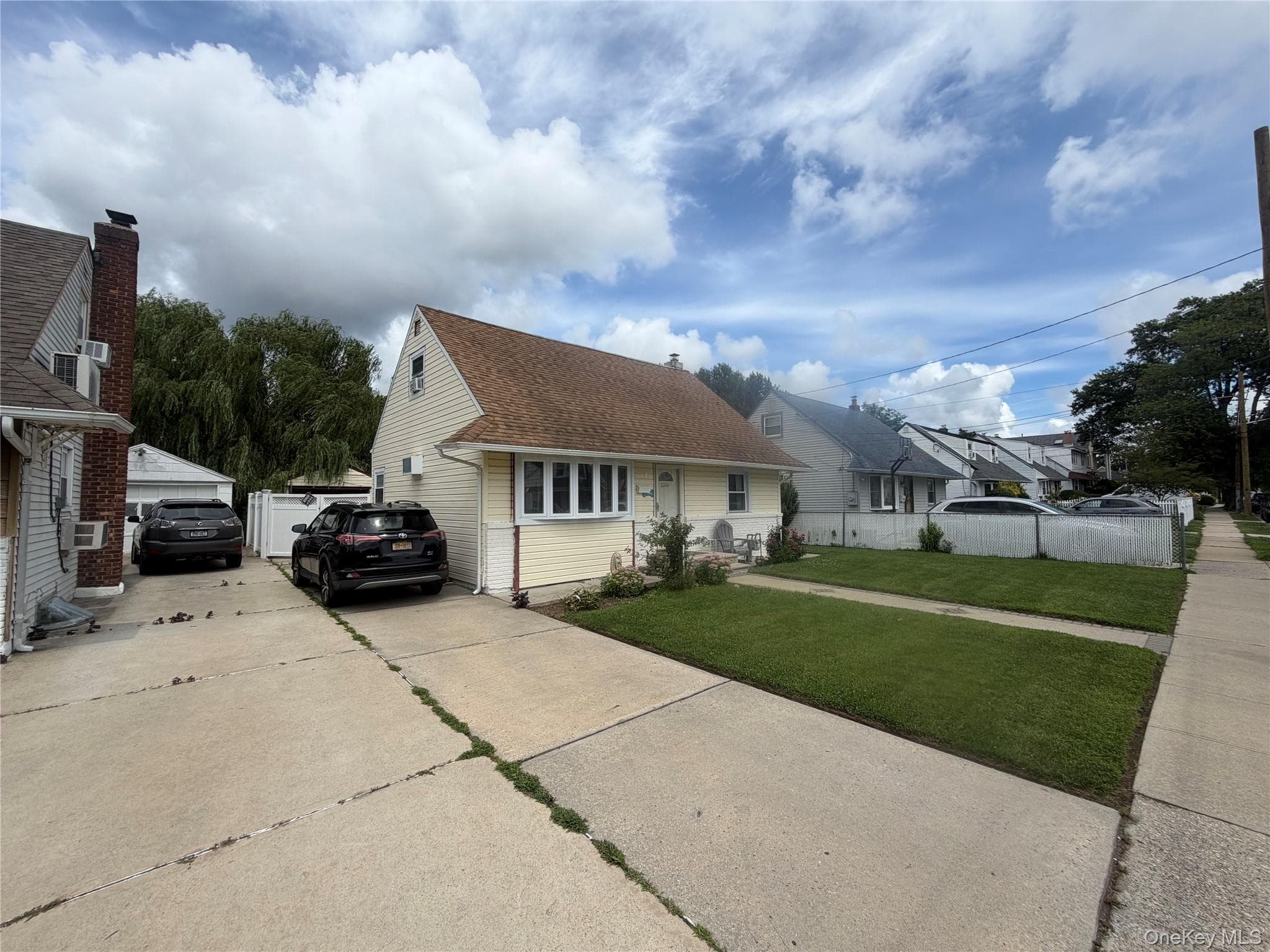 1556 Adams Street thumbnail 2