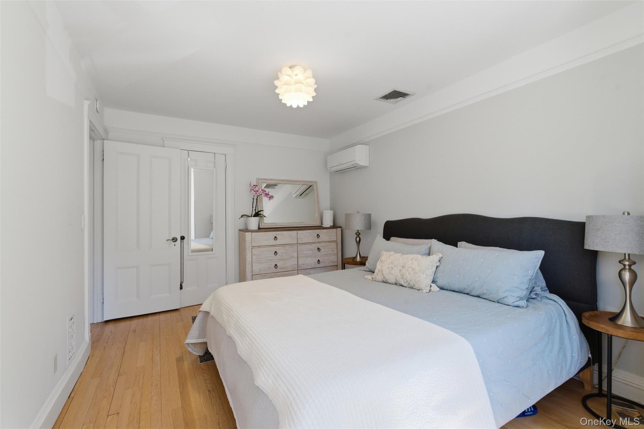 27 N Dutcher Street thumbnail 31