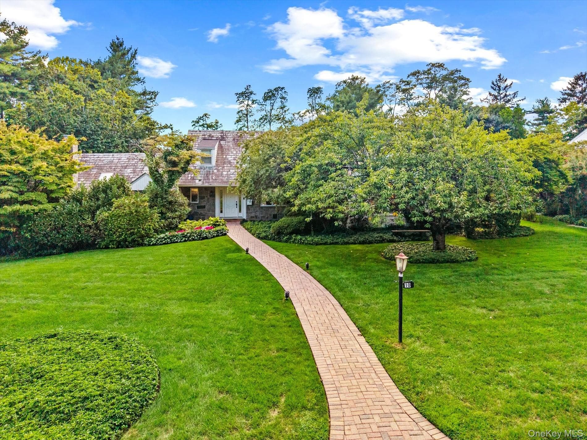 10 Vista Drive thumbnail 2