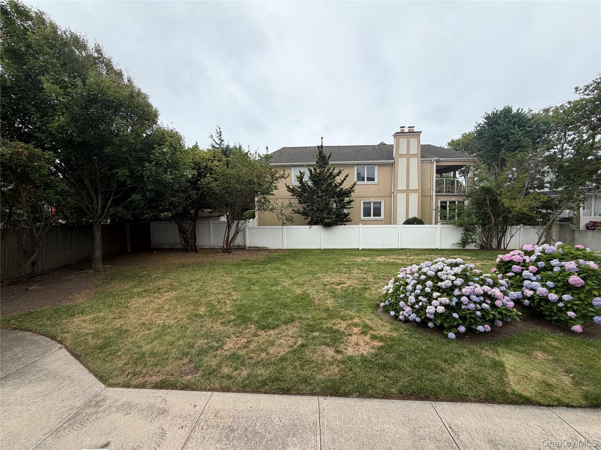 88 Erie Avenue thumbnail 3