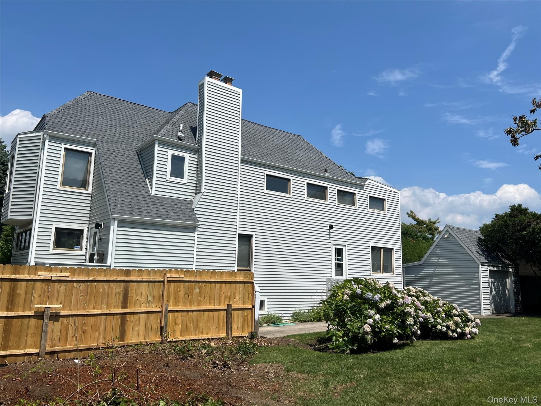 88 Erie Avenue thumbnail 18