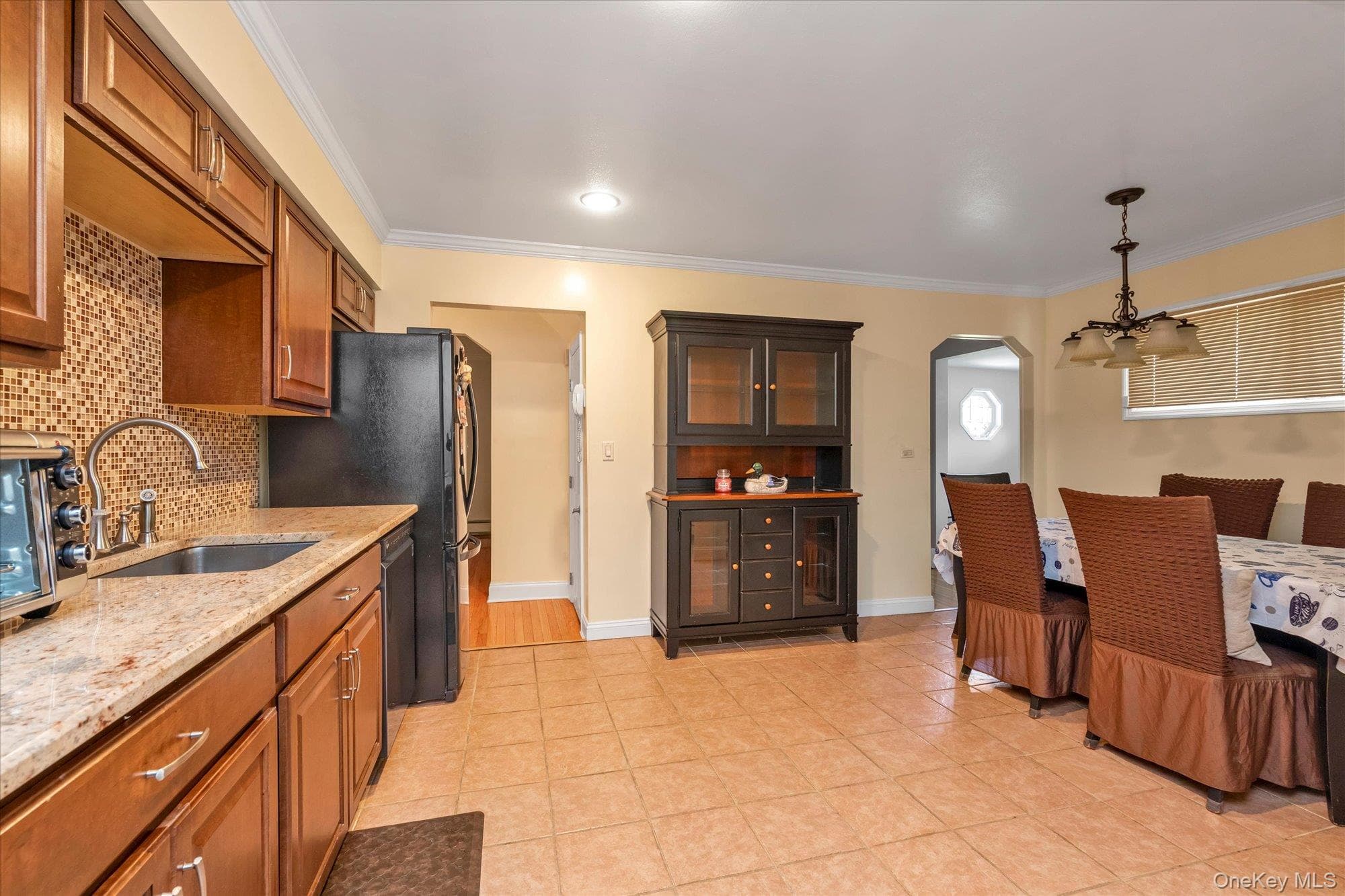 810 Ibsen Street thumbnail 9