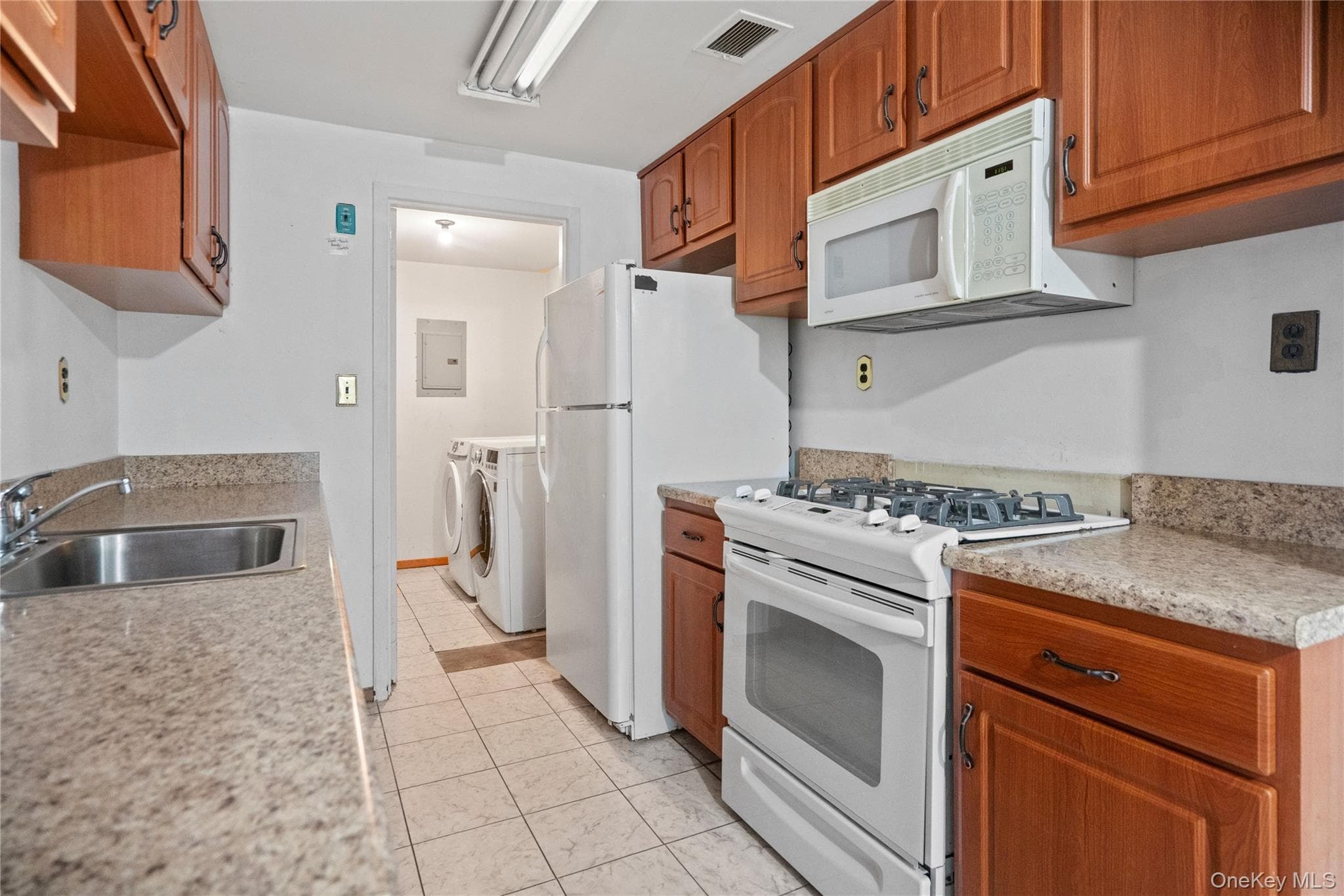 221 Sagamore Hills Drive Unit: 221 thumbnail 13