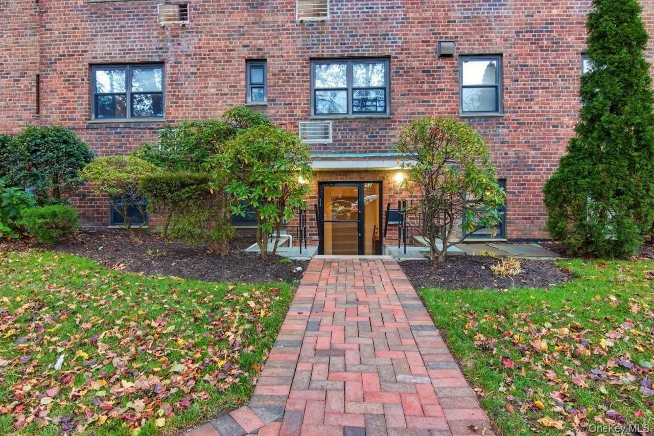 52 Brompton Road Unit: 52 photo 1