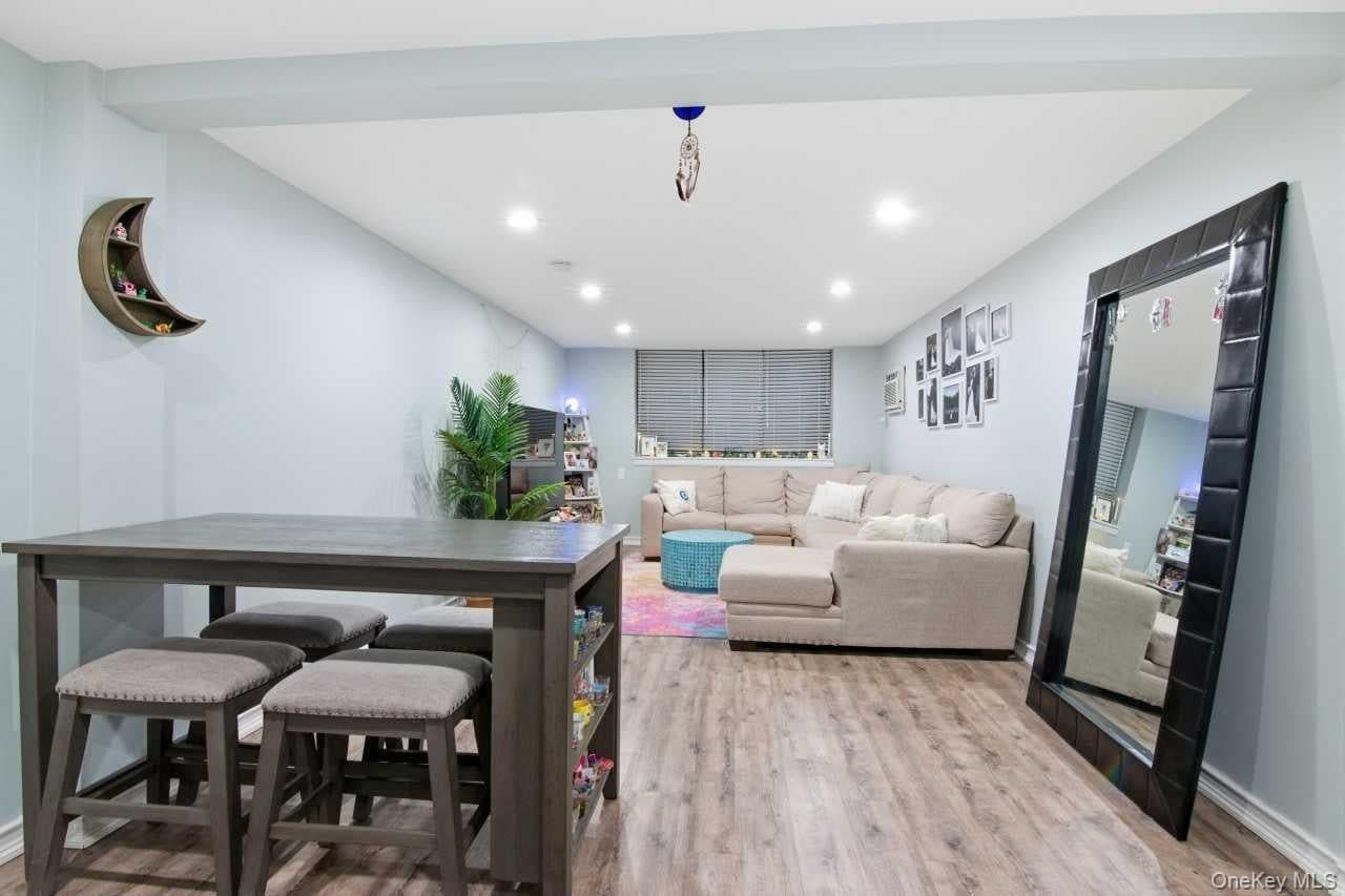 52 Brompton Road Unit: 52 thumbnail 4