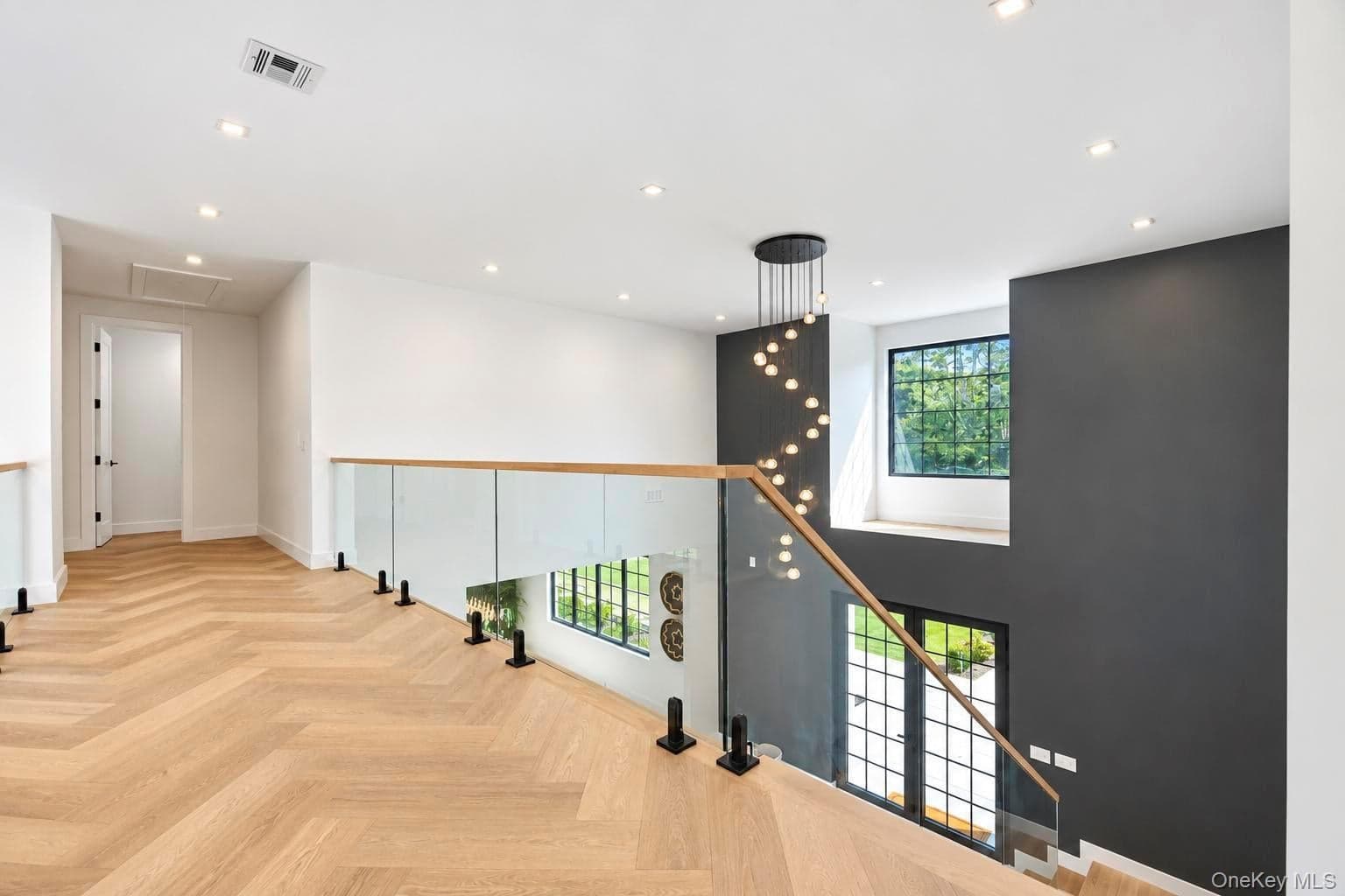 1073 Westminster Avenue thumbnail 18