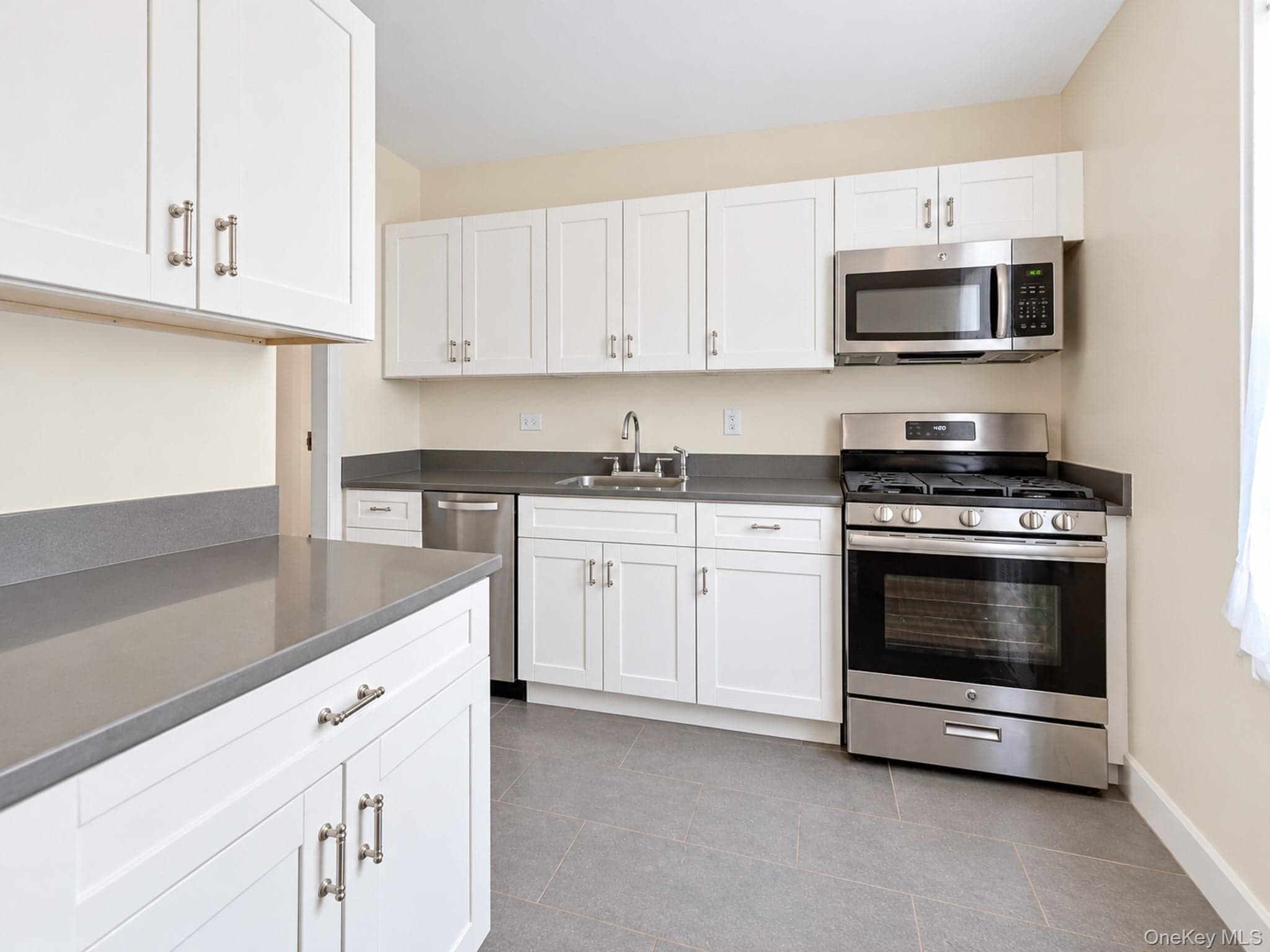 282 E 35th Street Unit: 5A thumbnail 3