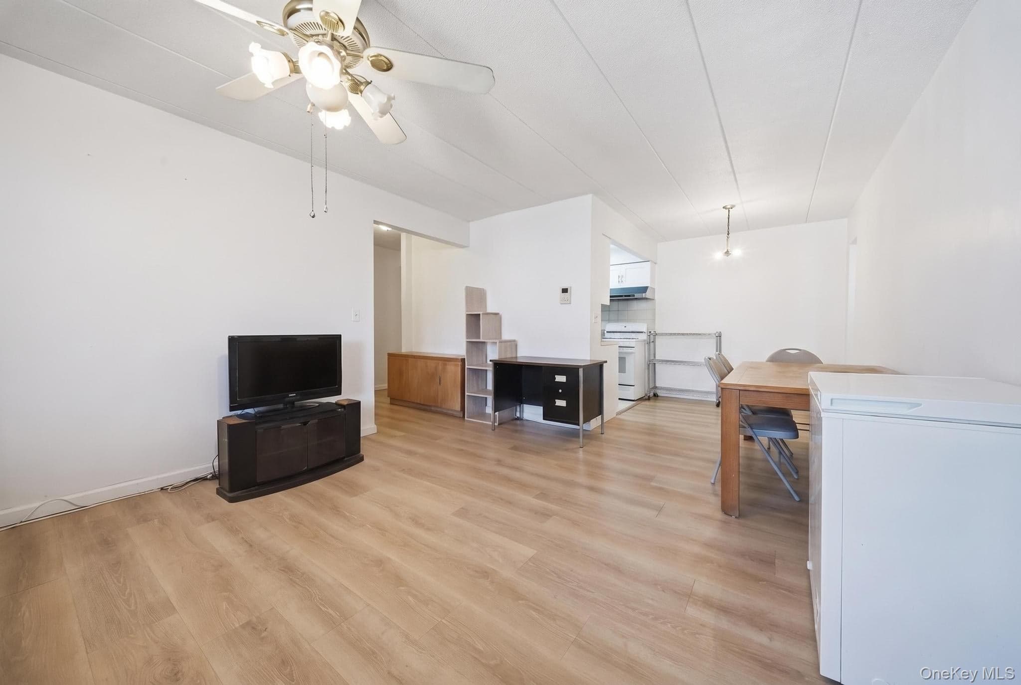 42-22 Union Street Unit: 2B thumbnail 9