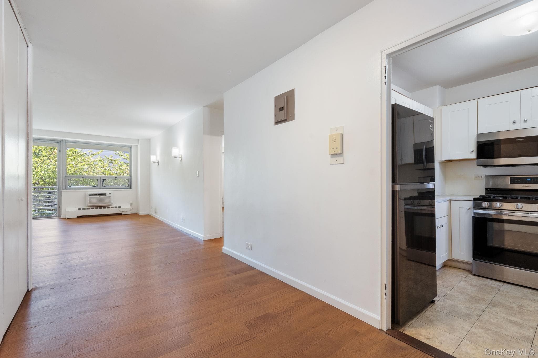 61-15 97th Street St Unit: 2D thumbnail 2