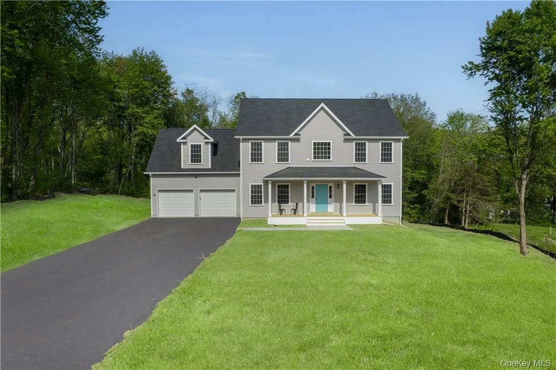 10 Red Oaks Mill Road, Poughkeepsie