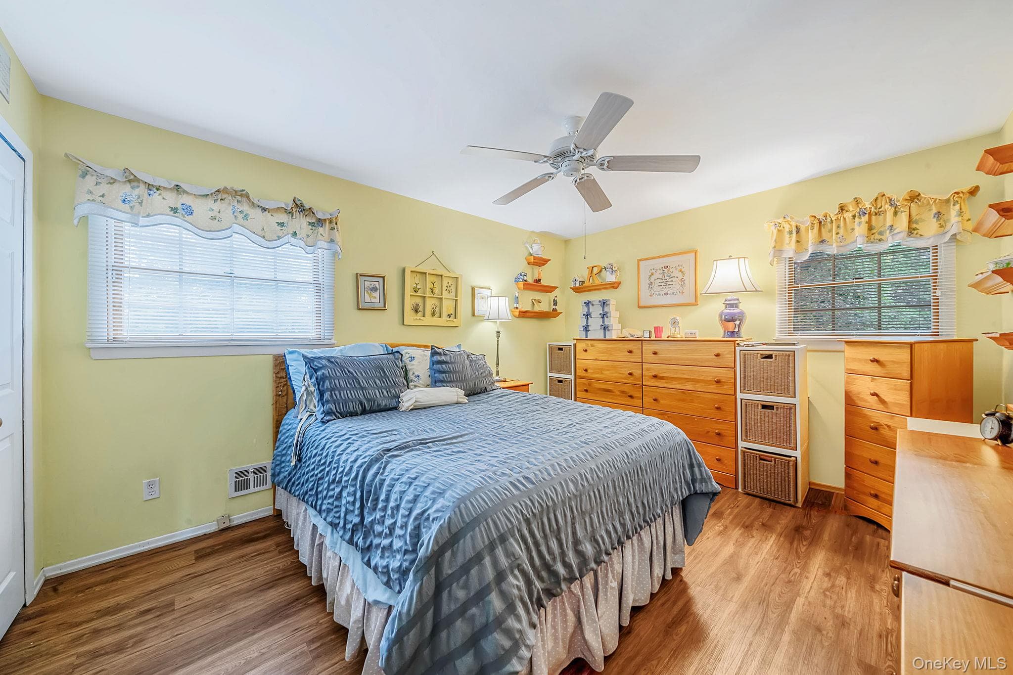 212 Cedrus Avenue thumbnail 15
