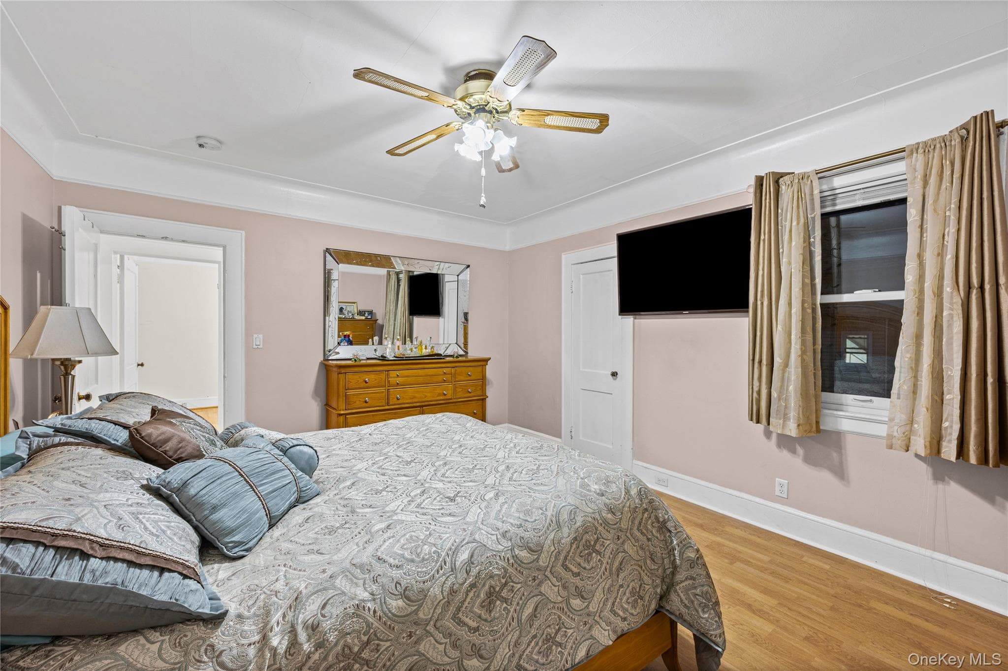 410 Midwood Avenue thumbnail 21