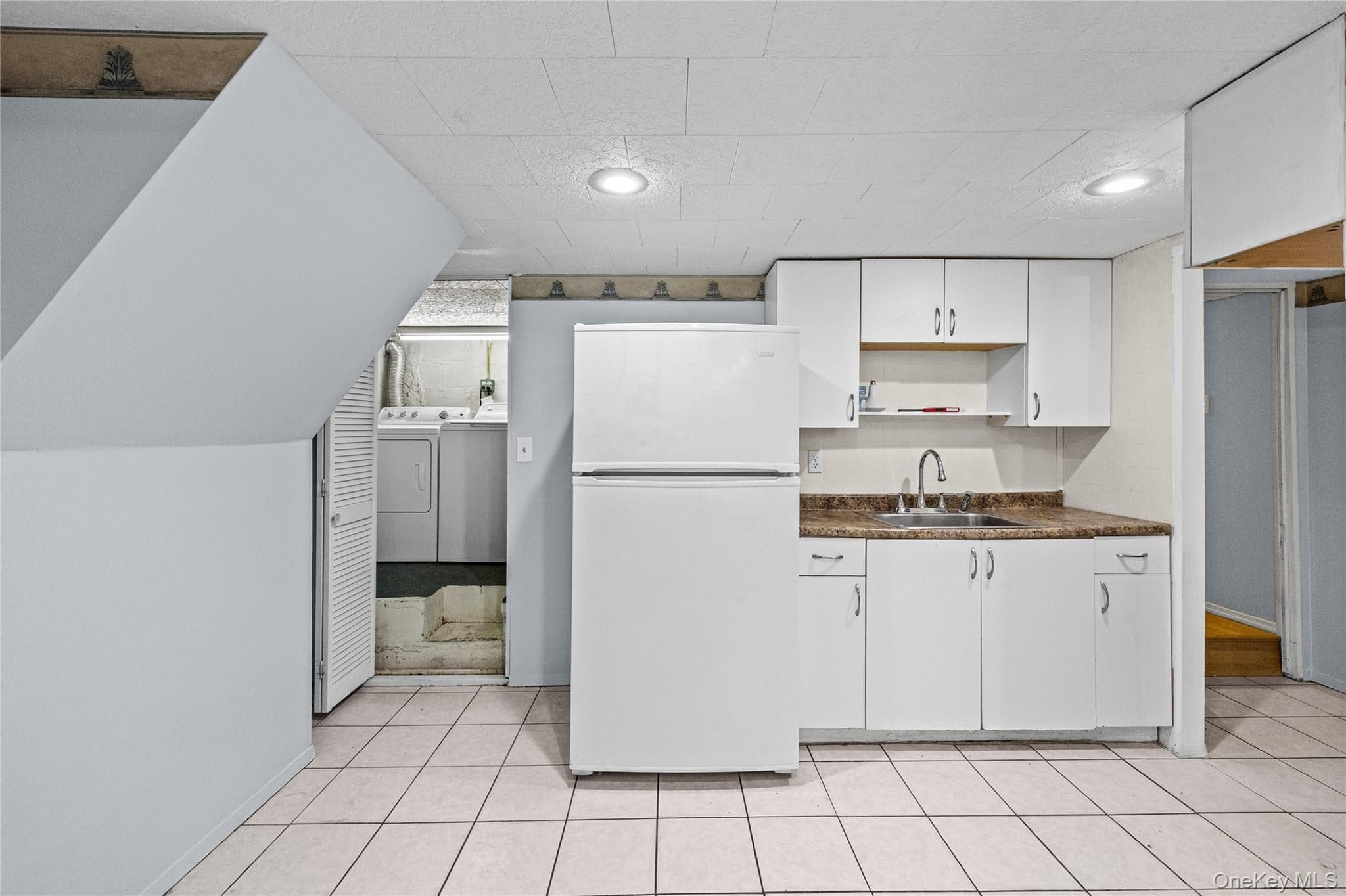 410 Midwood Avenue thumbnail 31