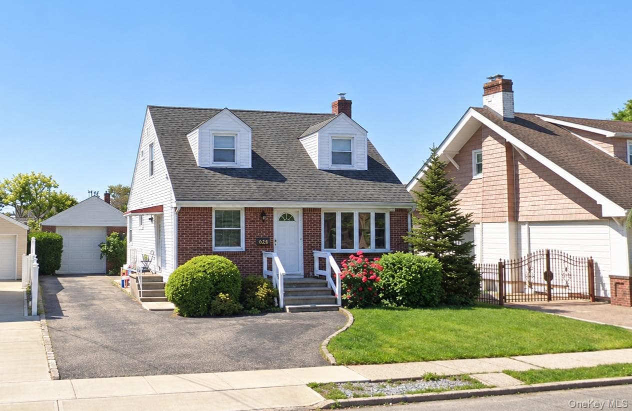 145 Westbury Avenue, Mineola