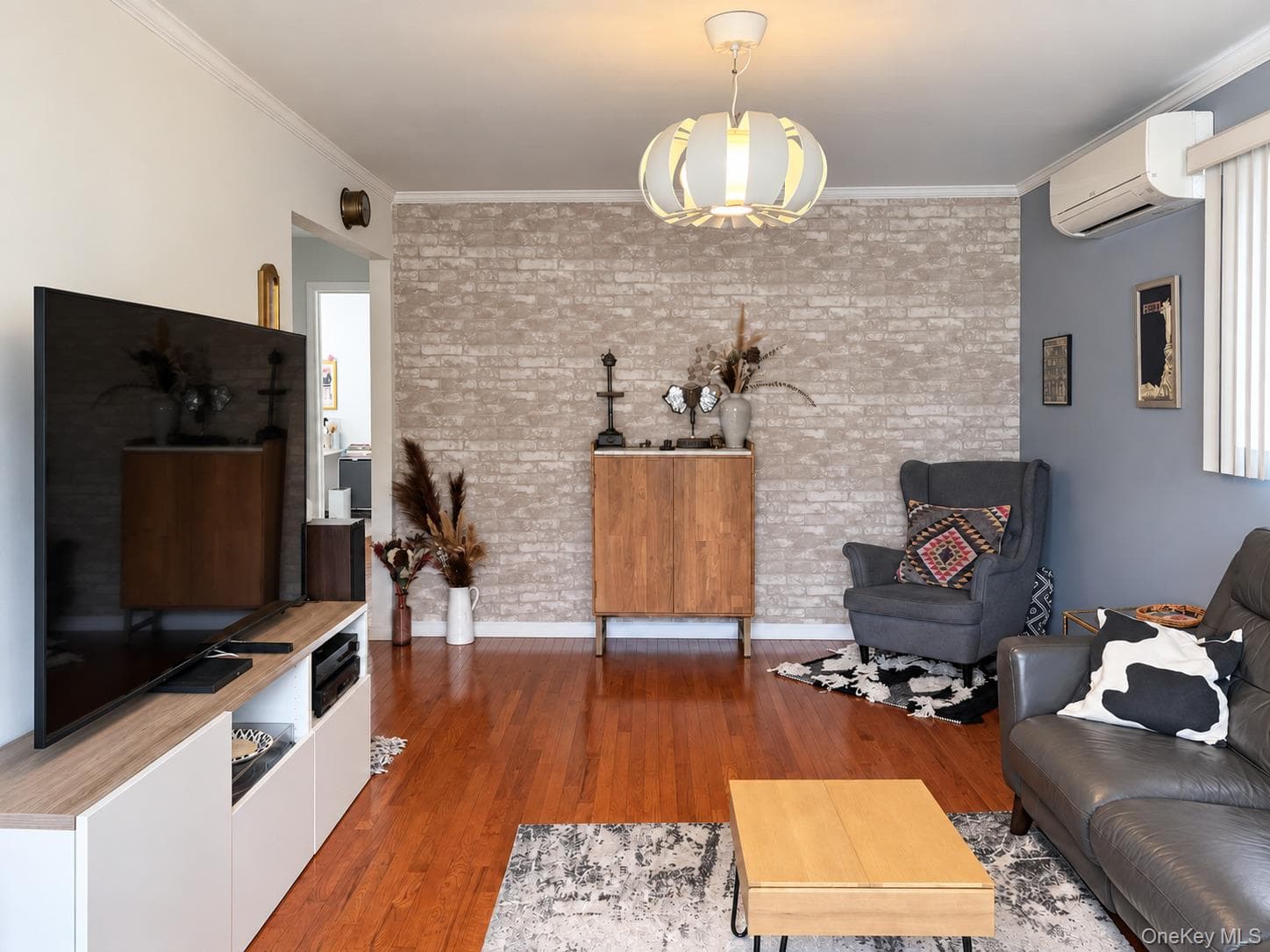 145 Westbury Avenue thumbnail 5