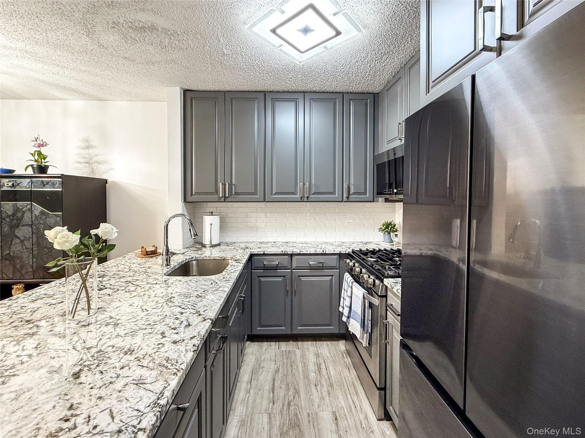 1895 Vyse Avenue Unit: A thumbnail 8