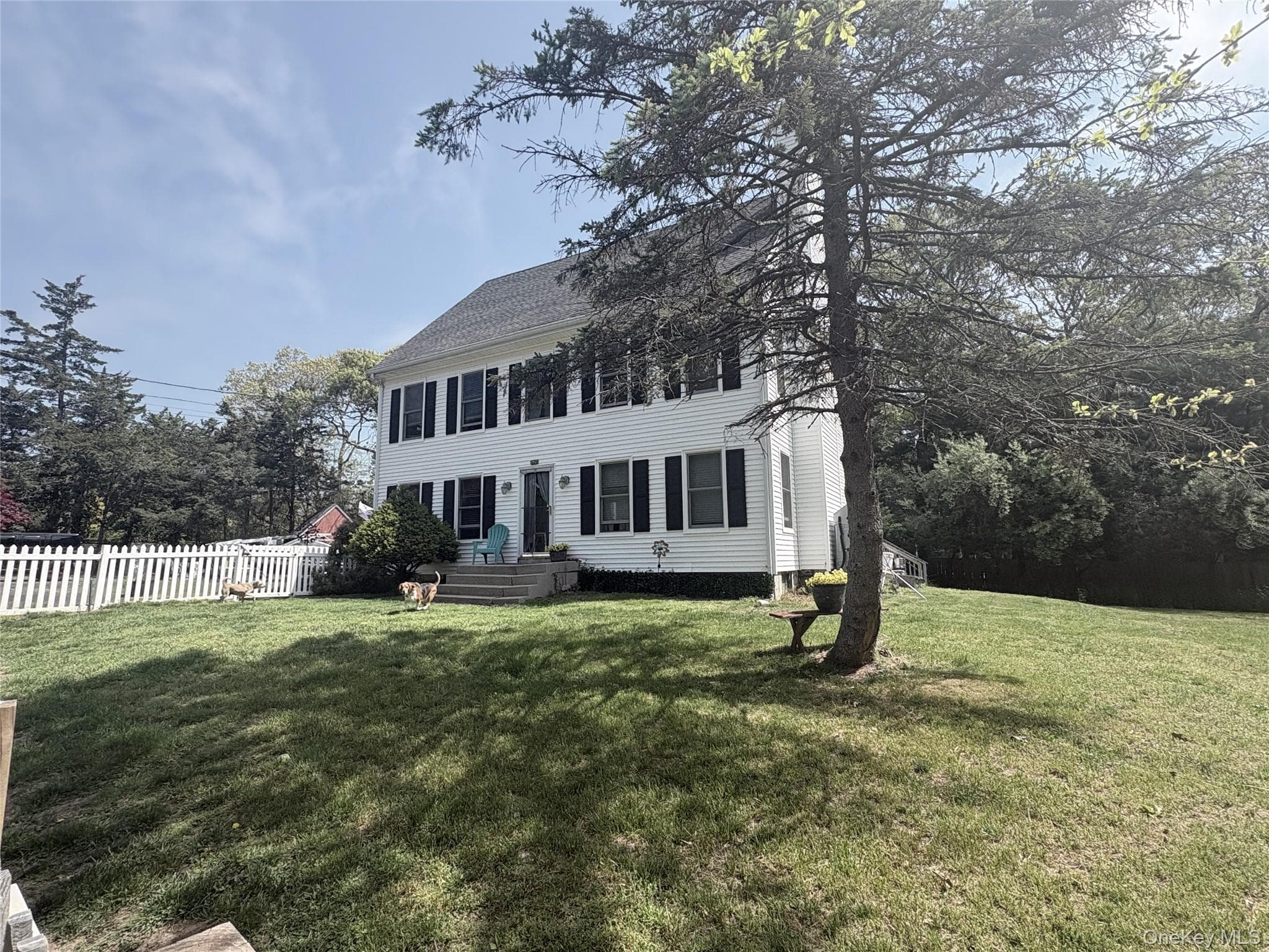 533, 531, 529 Montauk Highway thumbnail 2