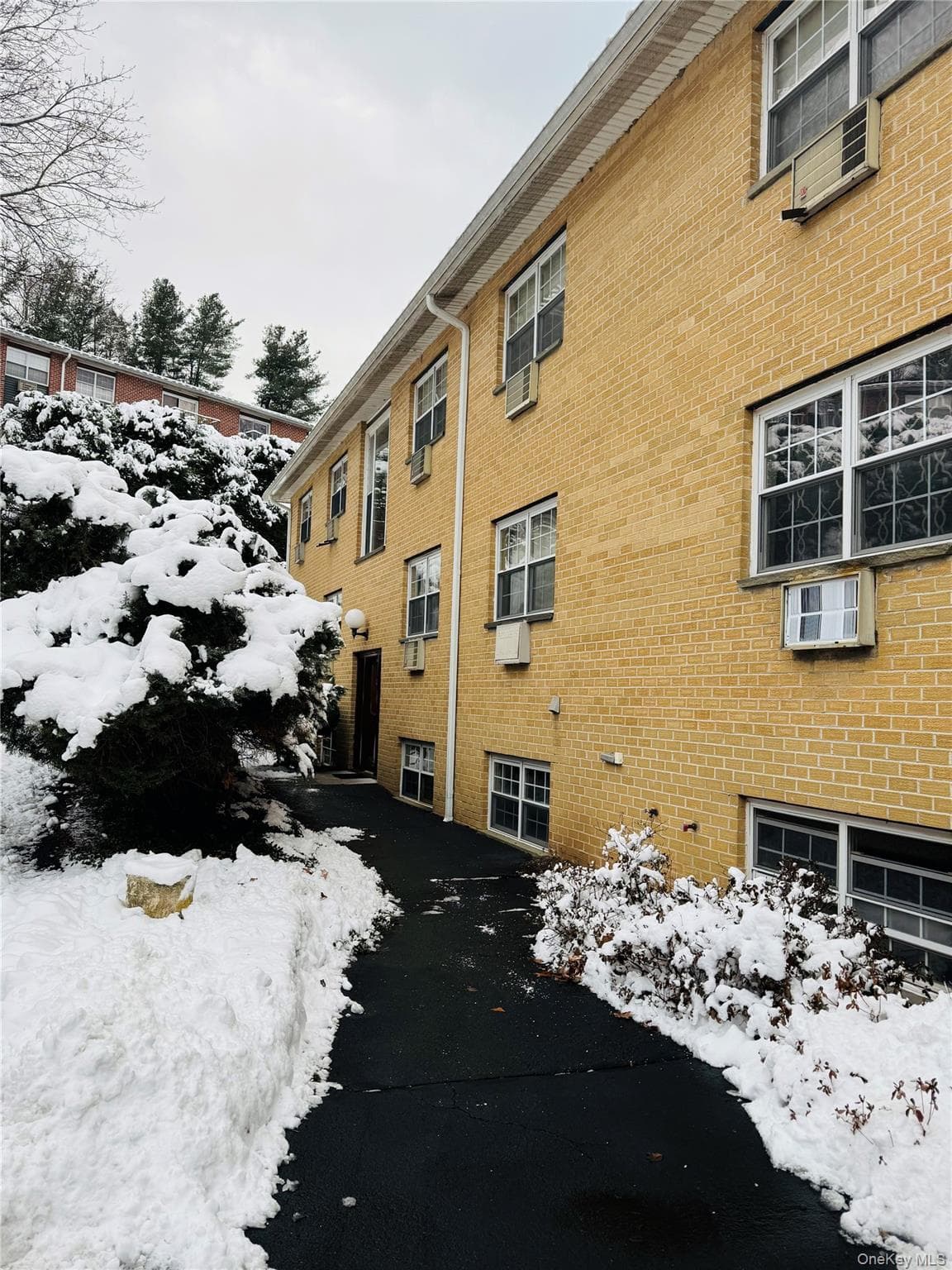 8 Dove Court Unit: 8B thumbnail 2