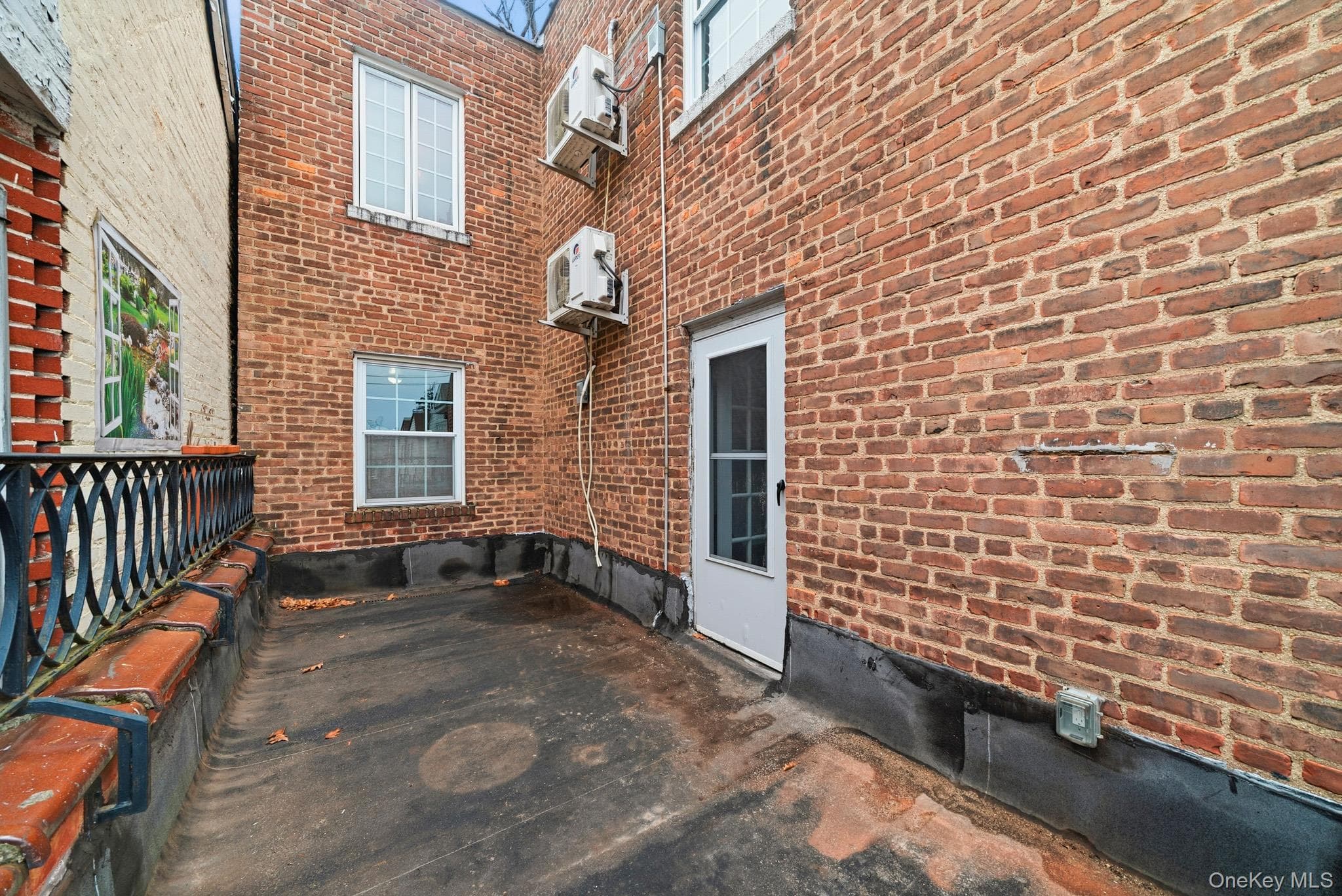 5461 Sylvan Avenue thumbnail 23